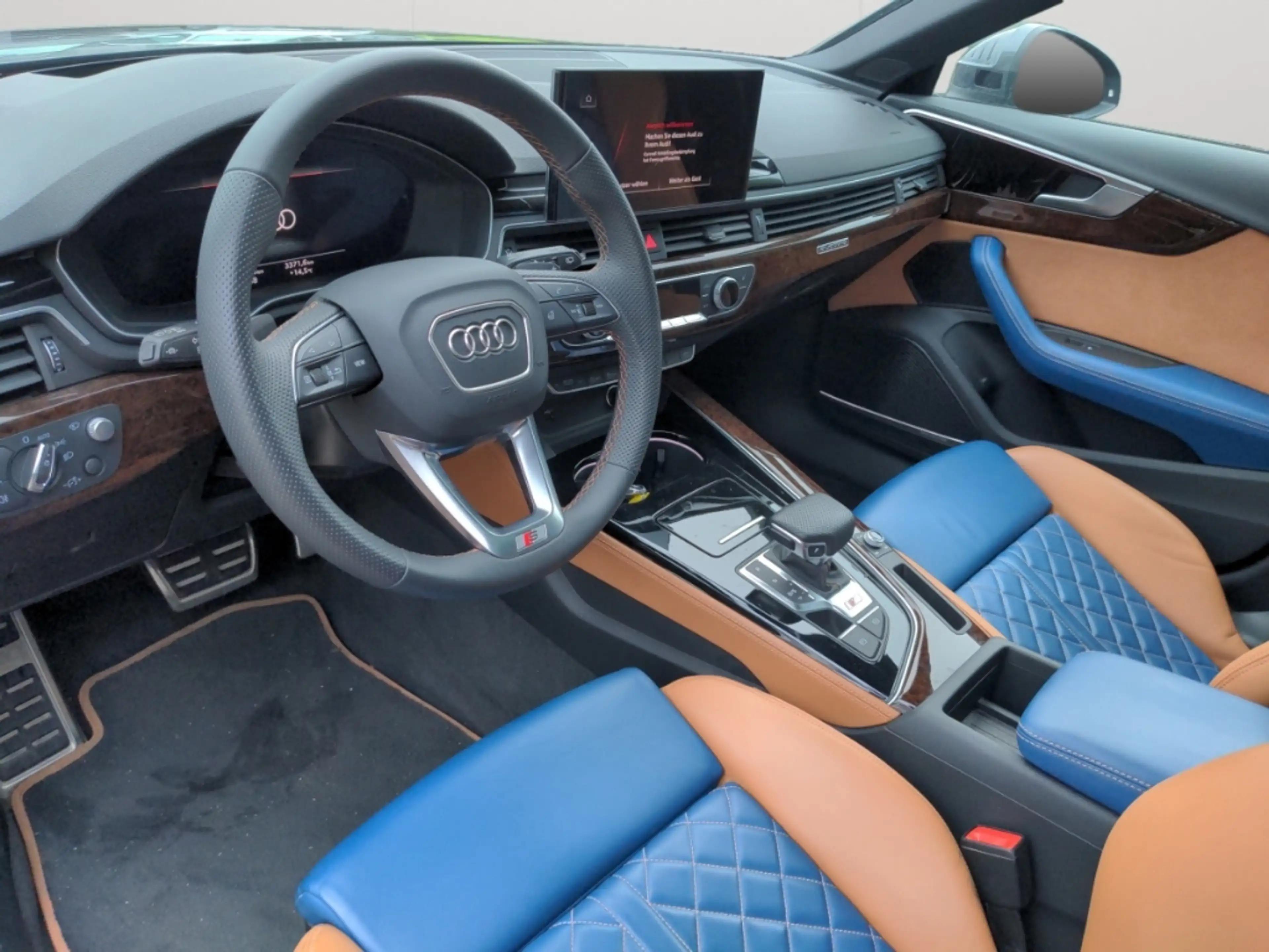 Audi S4 Avant TDI quattro Matrix STHZ Navi HUD B&O Pano 36 — photo 13