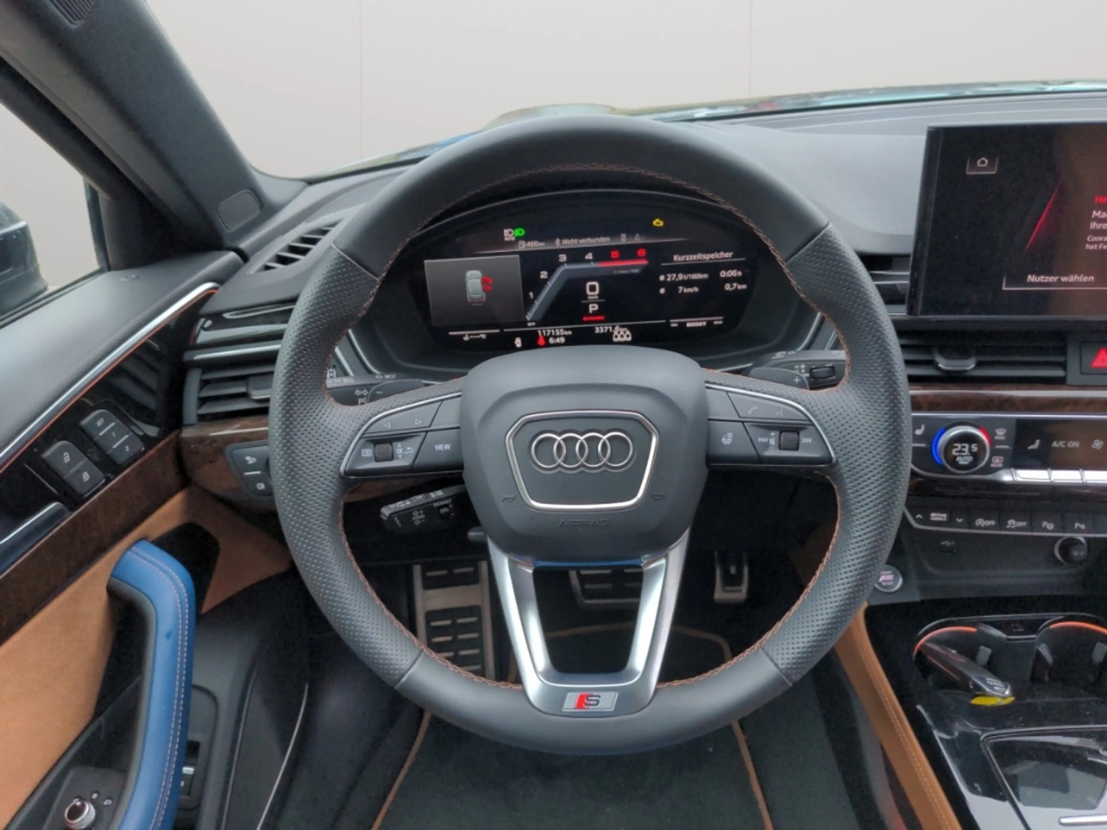 Audi S4 Avant TDI quattro Matrix STHZ Navi HUD B&O Pano 36 — photo 9