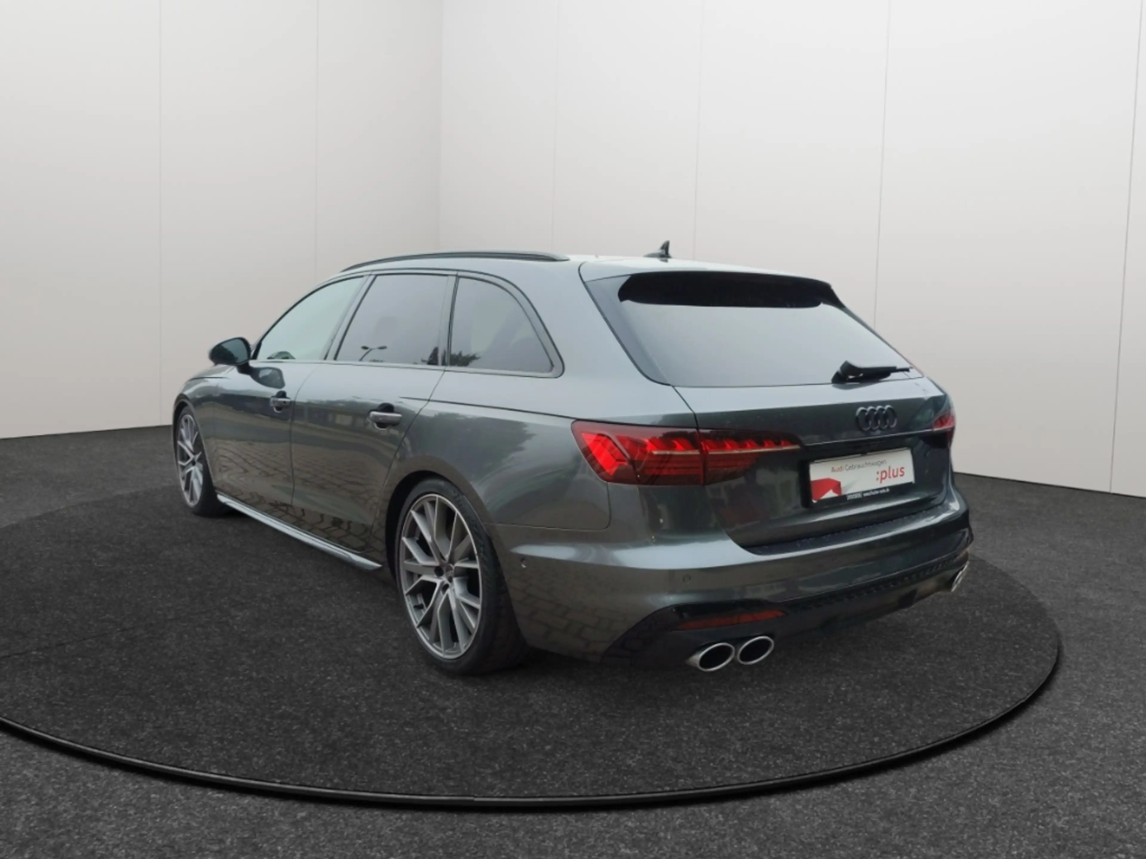 Audi S4 Avant TDI quattro Matrix STHZ Navi HUD B&O Pano 36 — photo 4