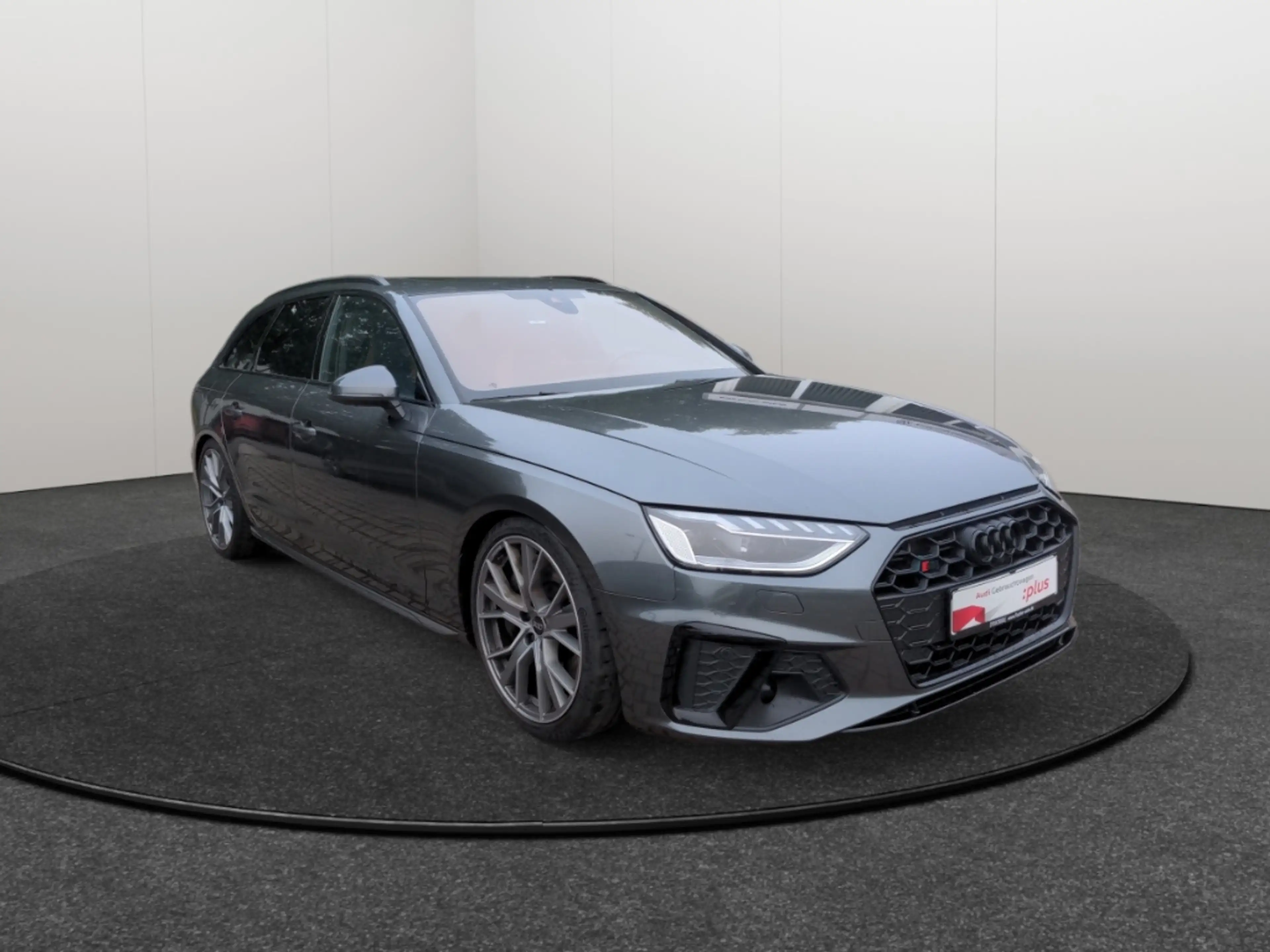 Audi S4 Avant TDI quattro Matrix STHZ Navi HUD B&O Pano 36 — photo 3
