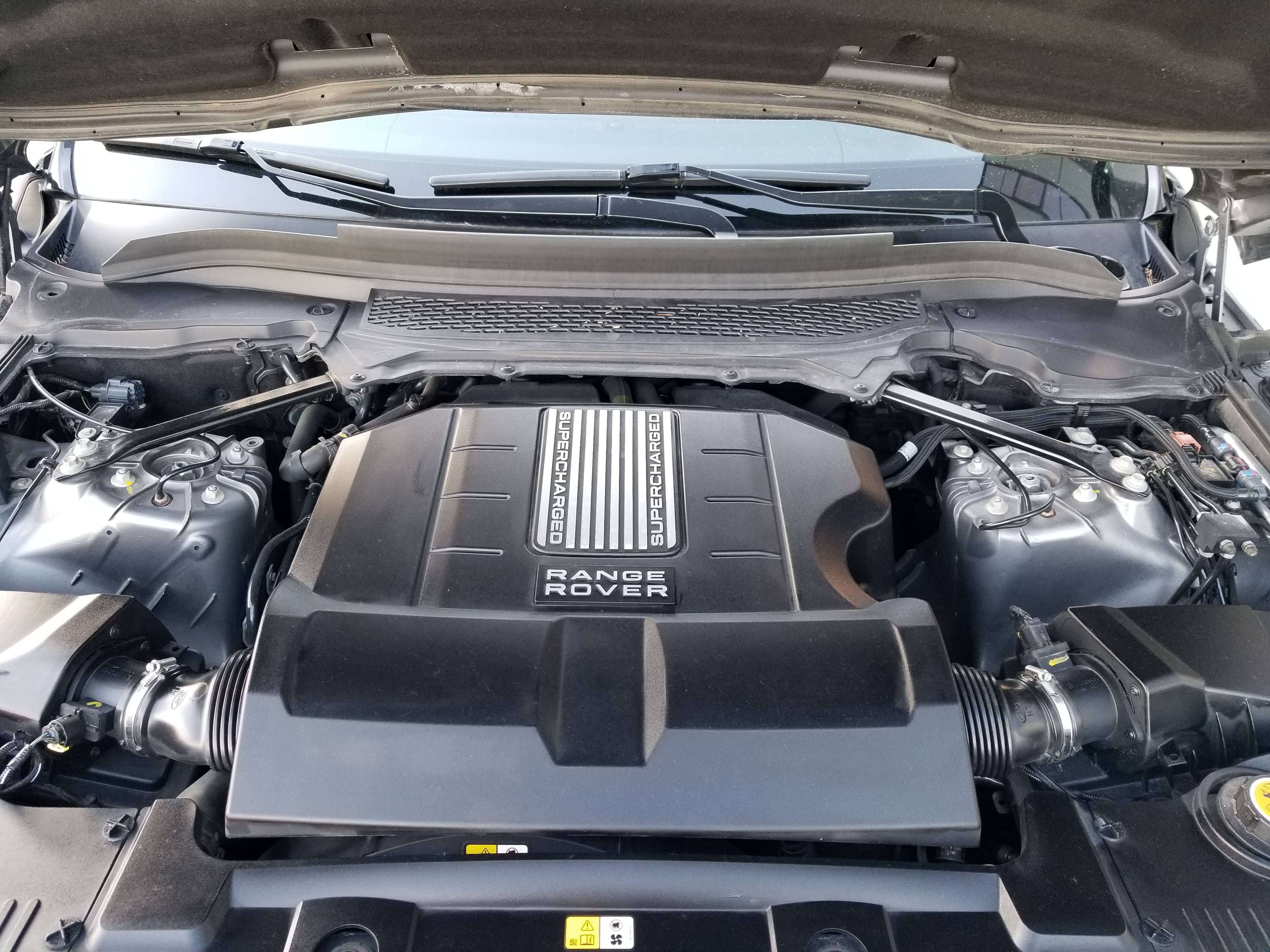 2014 Land Rover Range Rover Sport HSE V6 Superchaged Gasoline - Low Kms/No Accidents alt 4