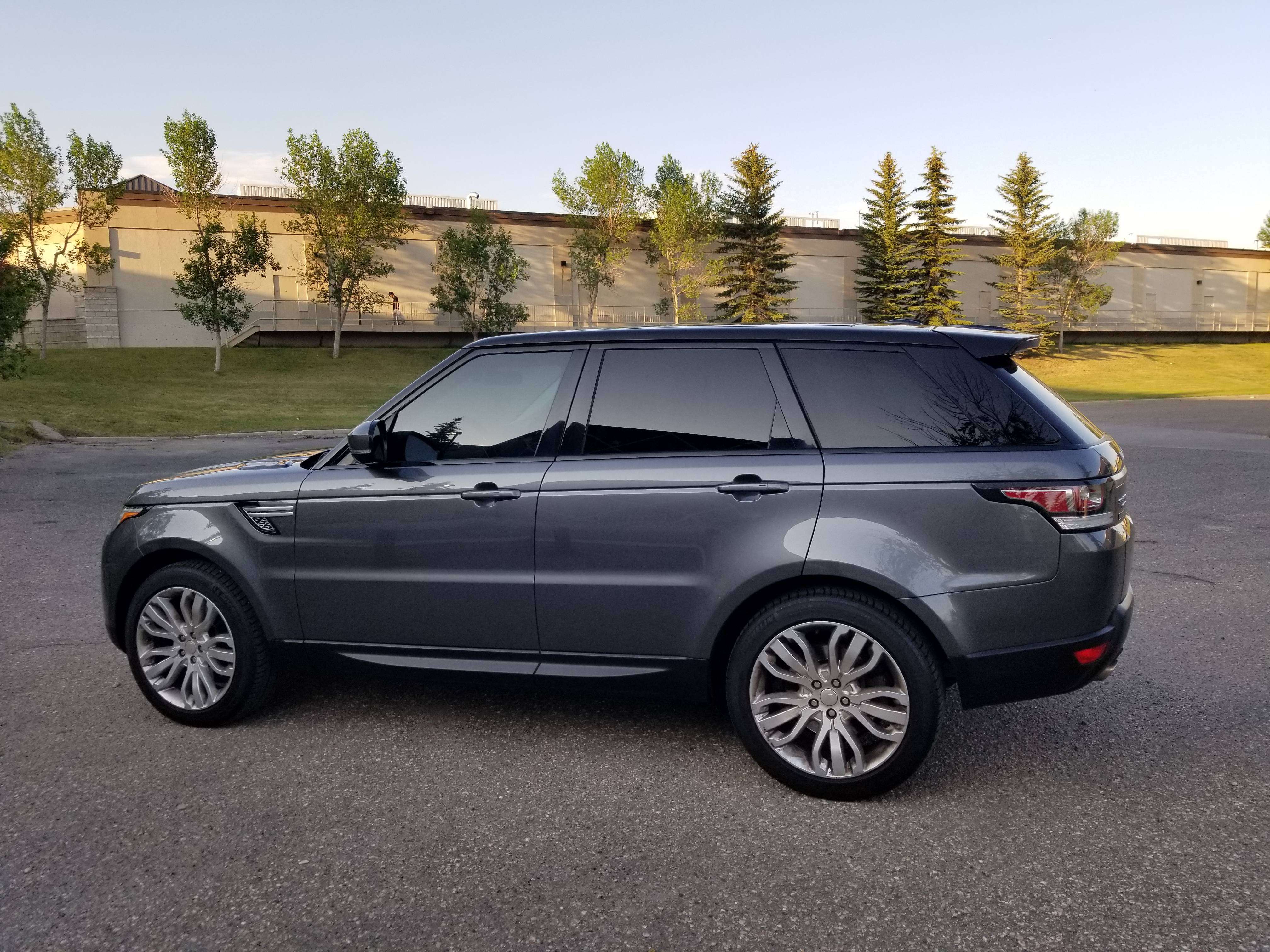 2014 Land Rover Range Rover Sport HSE V6 Superchaged Gasoline - Low Kms/No Accidents alt 2