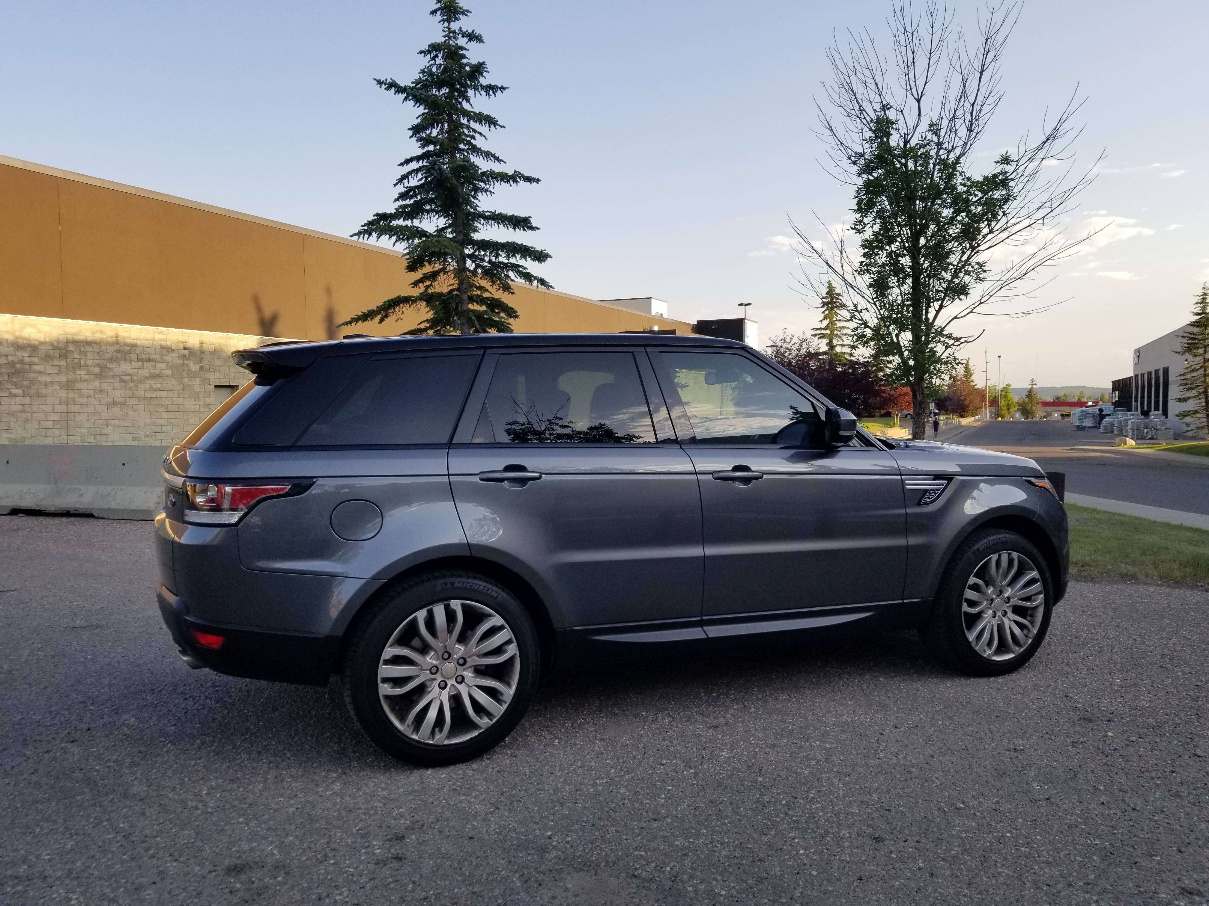 2014 Land Rover Range Rover Sport HSE V6 Superchaged Gasoline - Low Kms/No Accidents alt 5