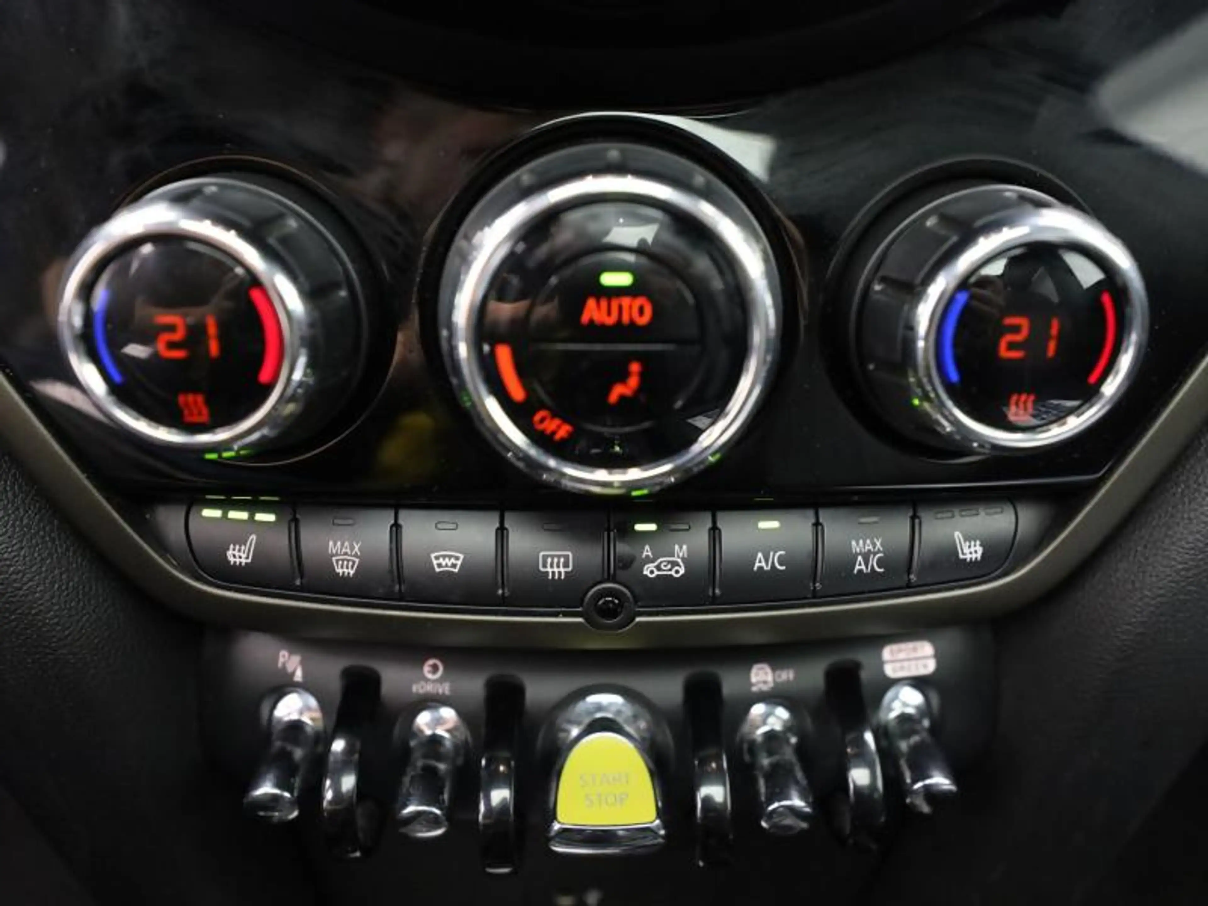 MINI Cooper SE Countryman HYBRID - LEDER - NAVI — photo 14
