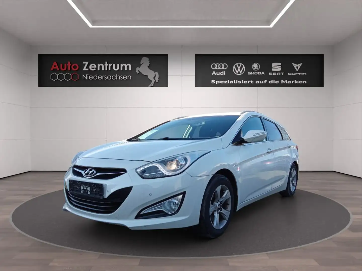 Hyundai i40 i40cw 2.0 Premium ab 49 EUR Rate im Monat - 1