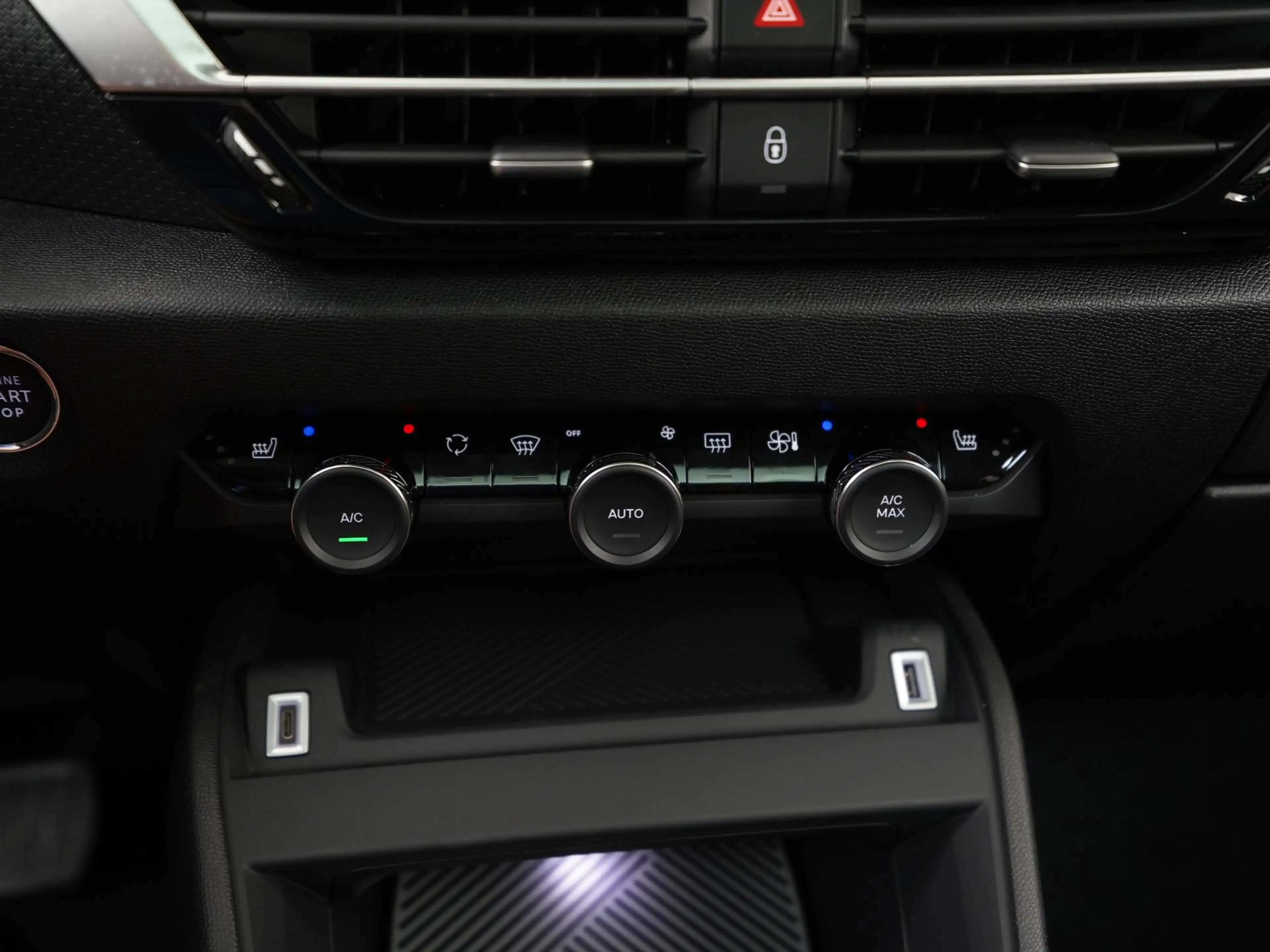 Citroen E-C4 X Ë-C4X Shine 50 kWh | SOH 100% | Panoramadak | Head — photo 11