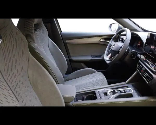 Cupra Formentor view 4