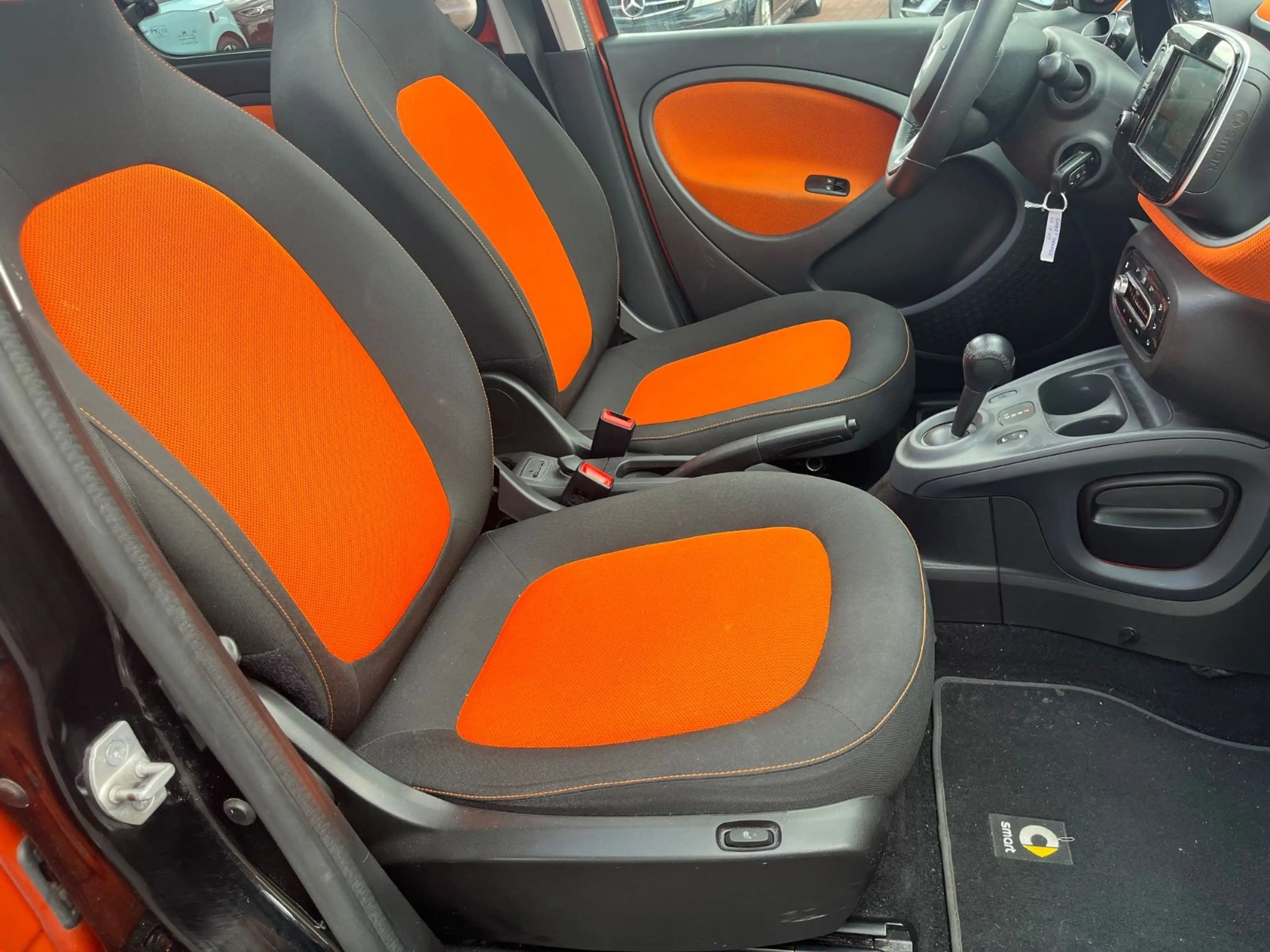 smart forFour Passion 66 kW / Cabrio / Kamera / JBL — photo 15