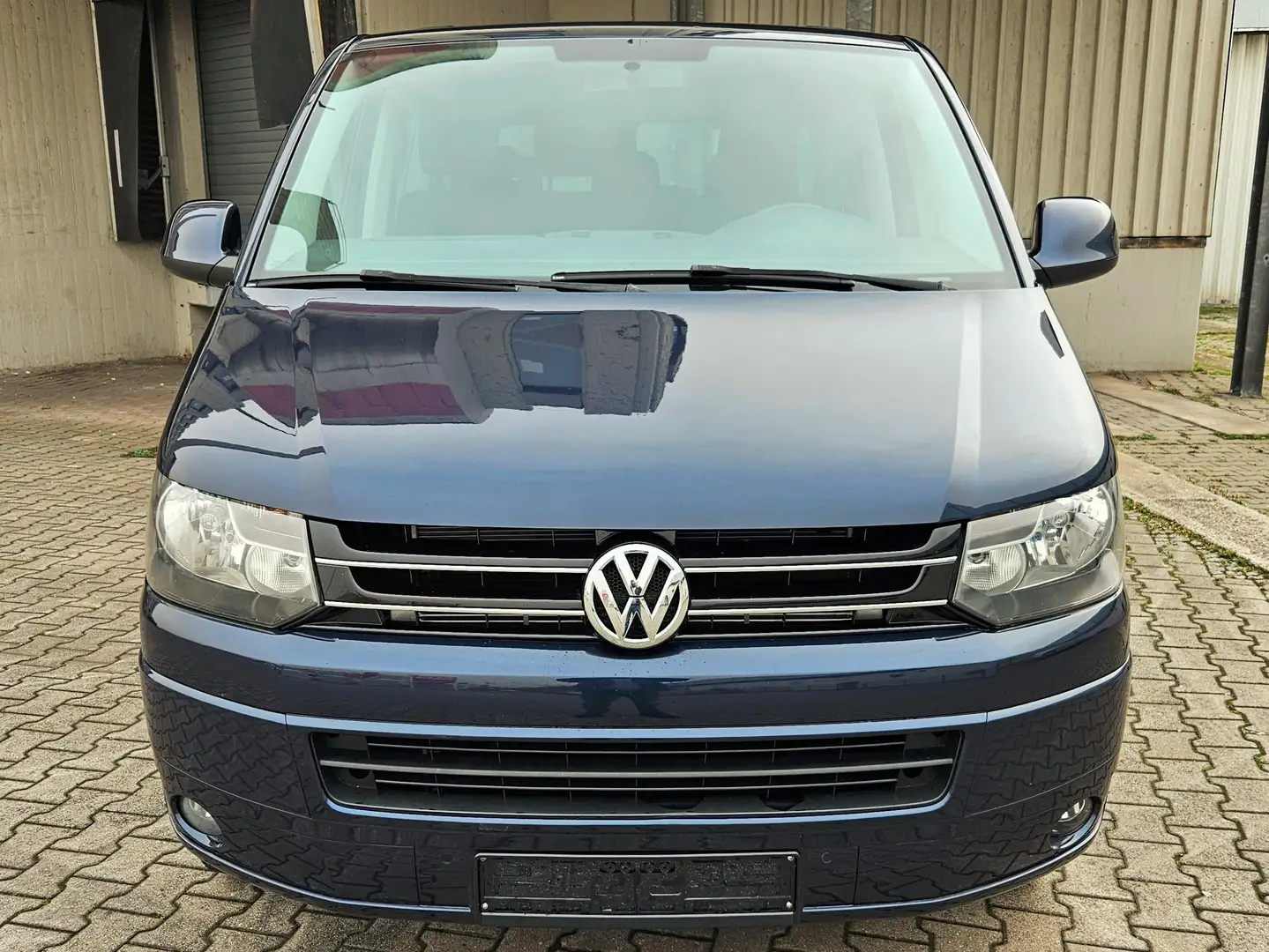 Volkswagen T5 Caravelle Comfortline lang 2.0 TDI DSG 7-Gang Blau - 2