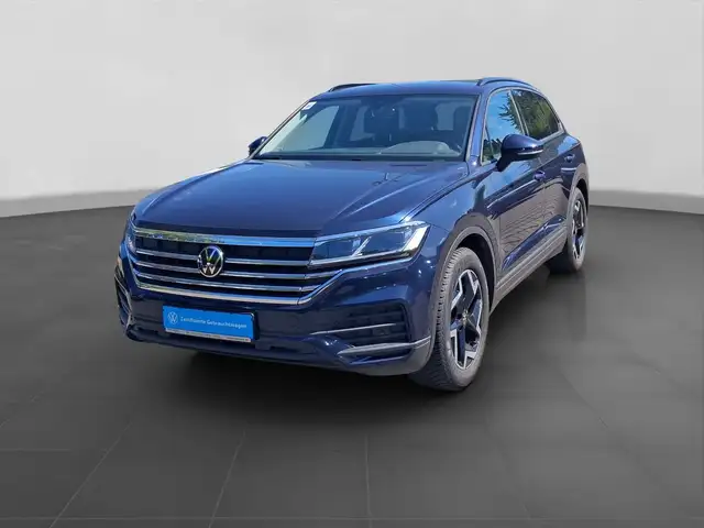 Volkswagen Touareg view 2