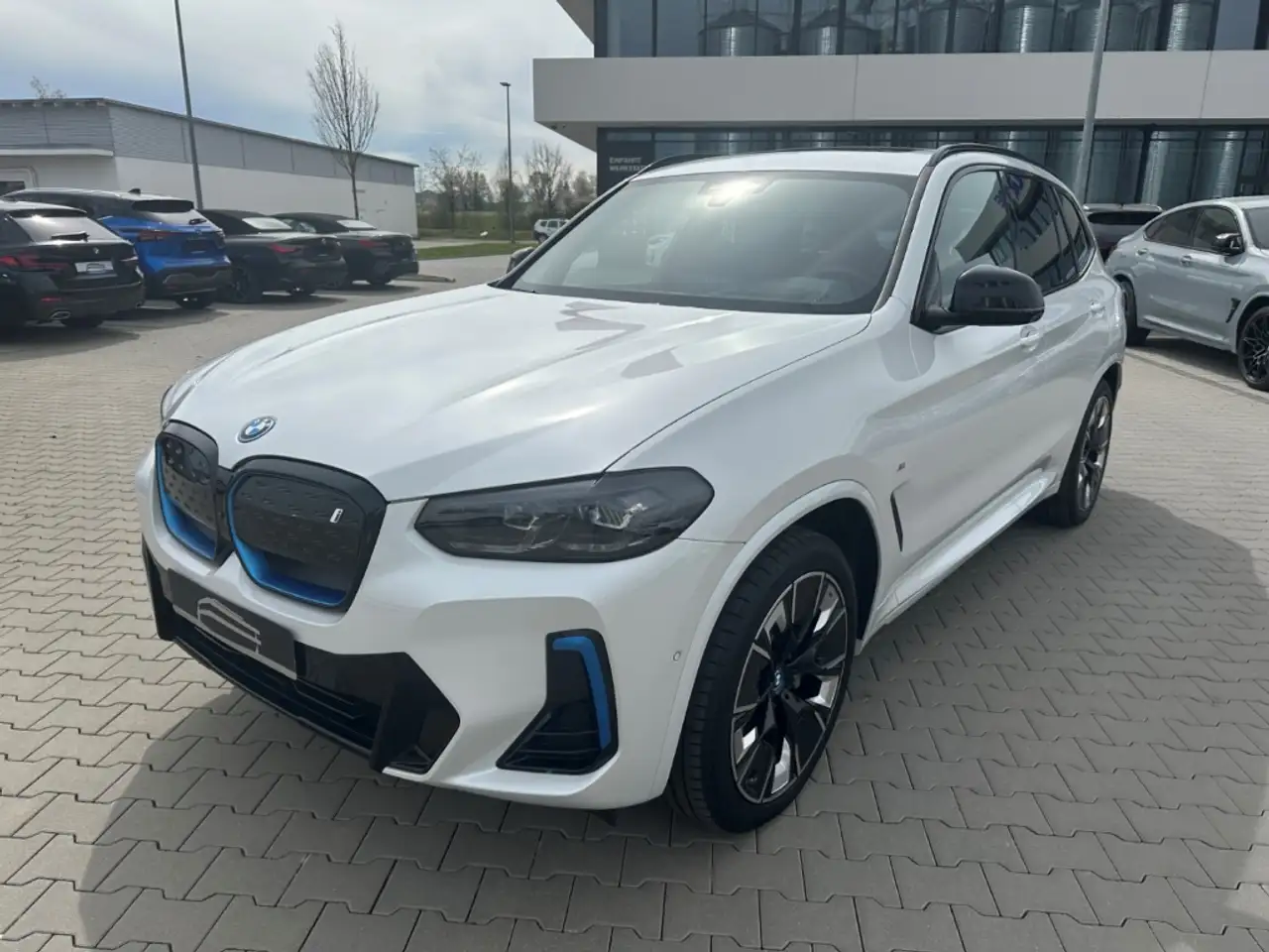 BMW iX3