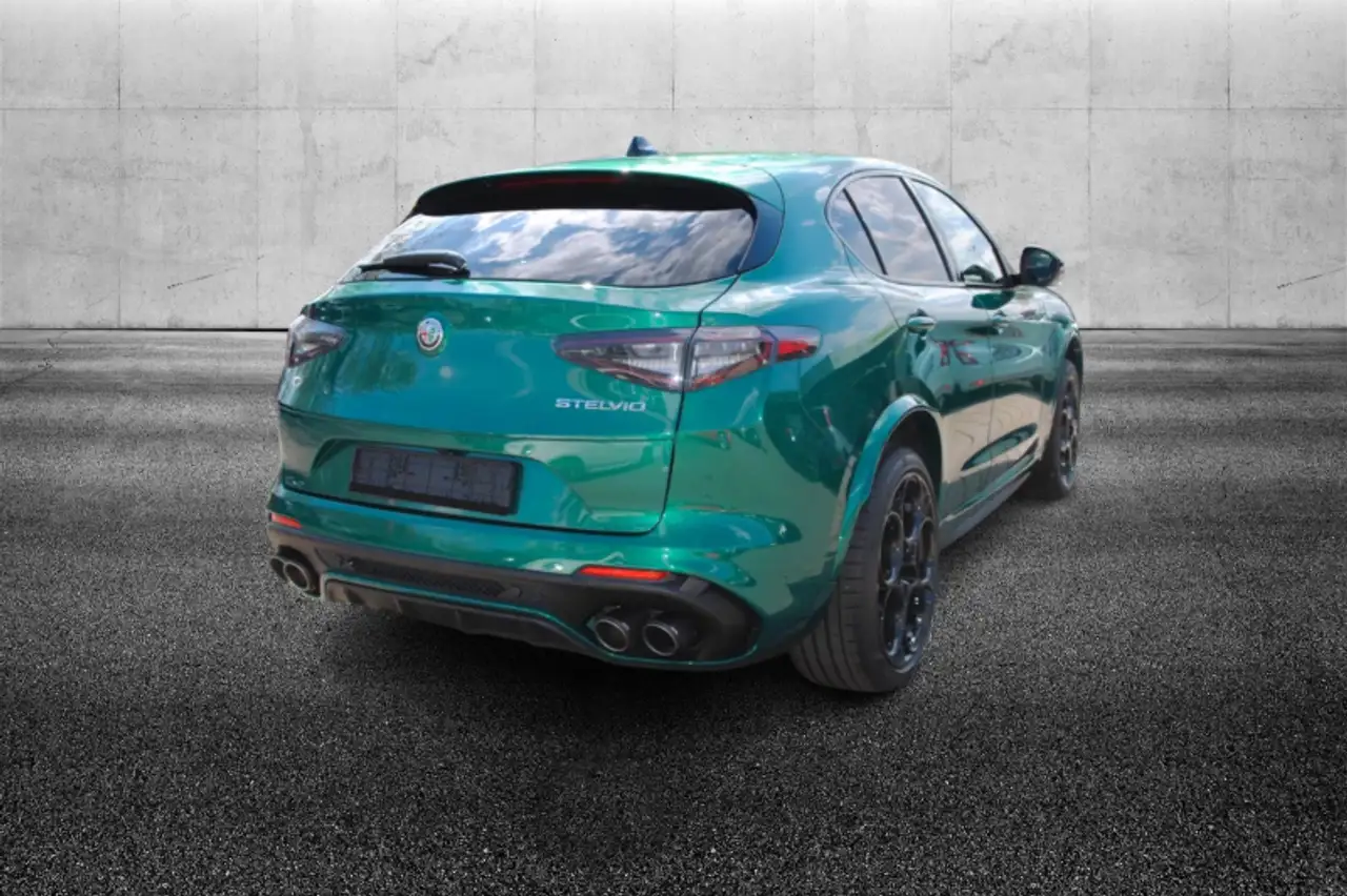 Alfa Romeo Stelvio 2025