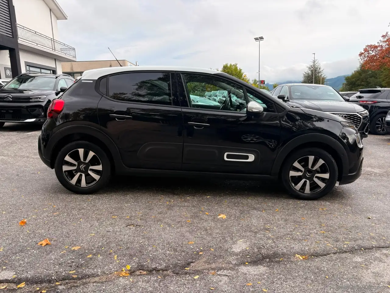 2023 Citroen C3 PureTech 110 S&S Shine, photograph 4