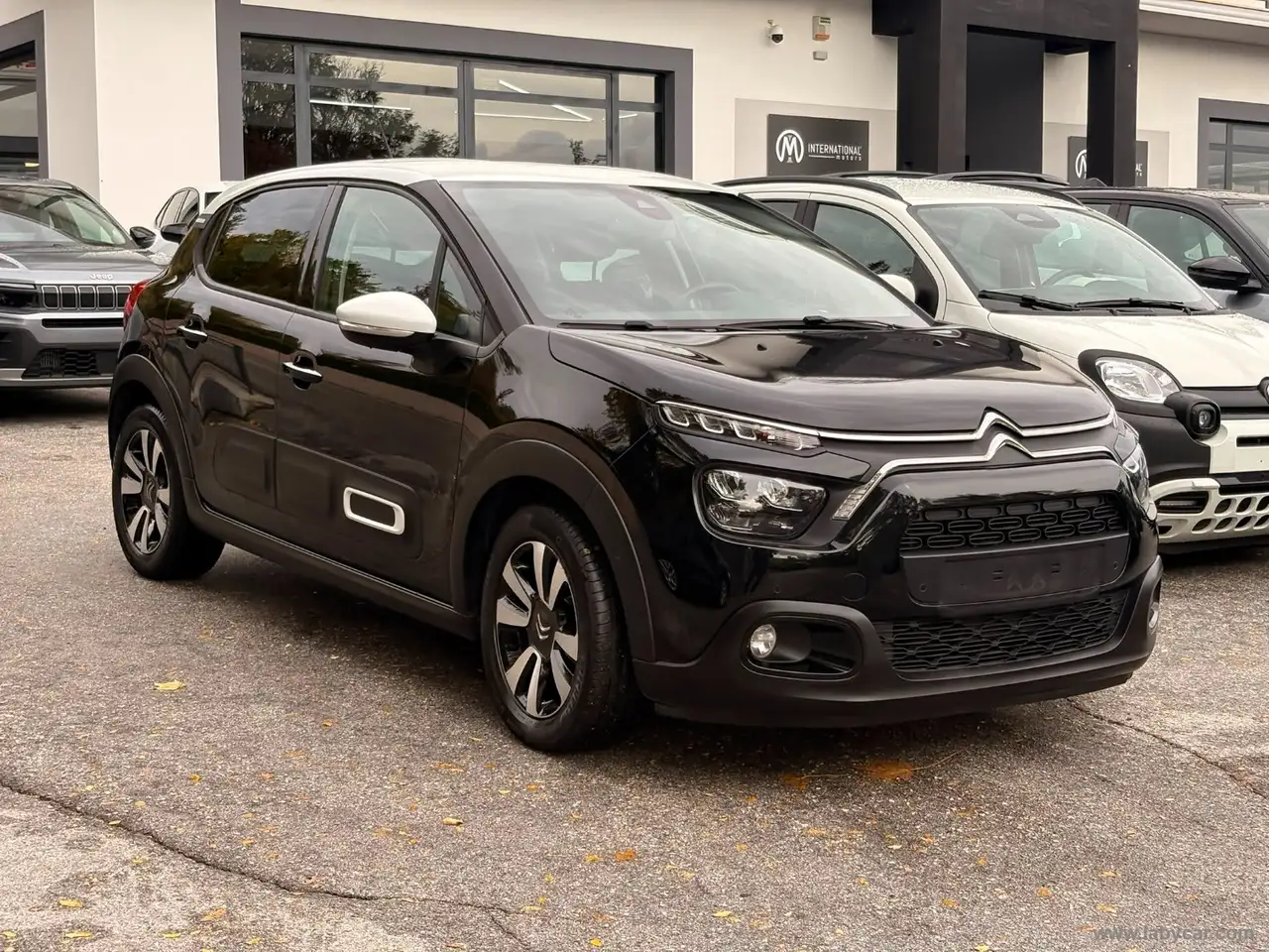 2023 Citroen C3 PureTech 110 S&S Shine, photograph 3