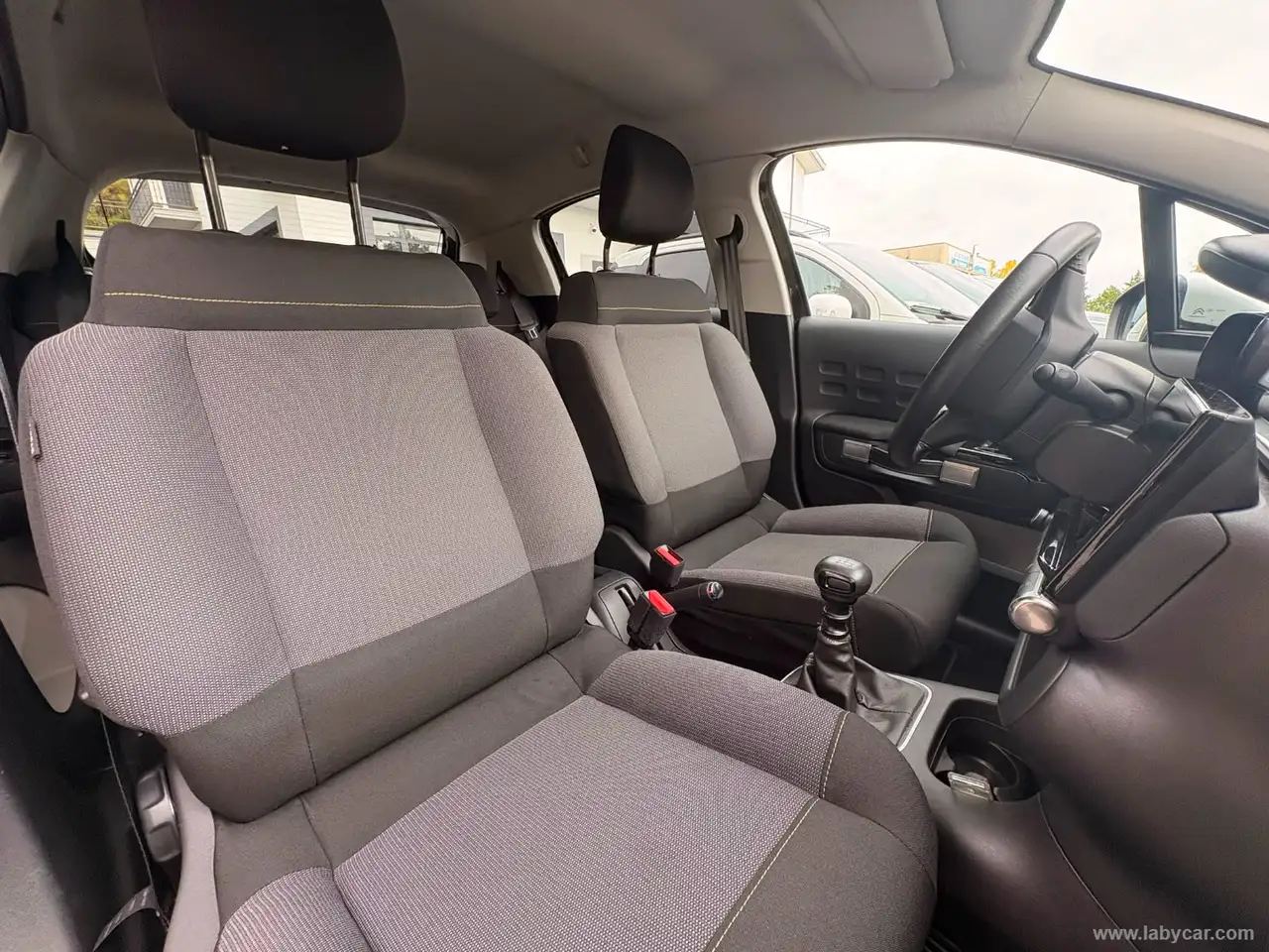 2023 Citroen C3 PureTech 110 S&S Shine, photograph 12