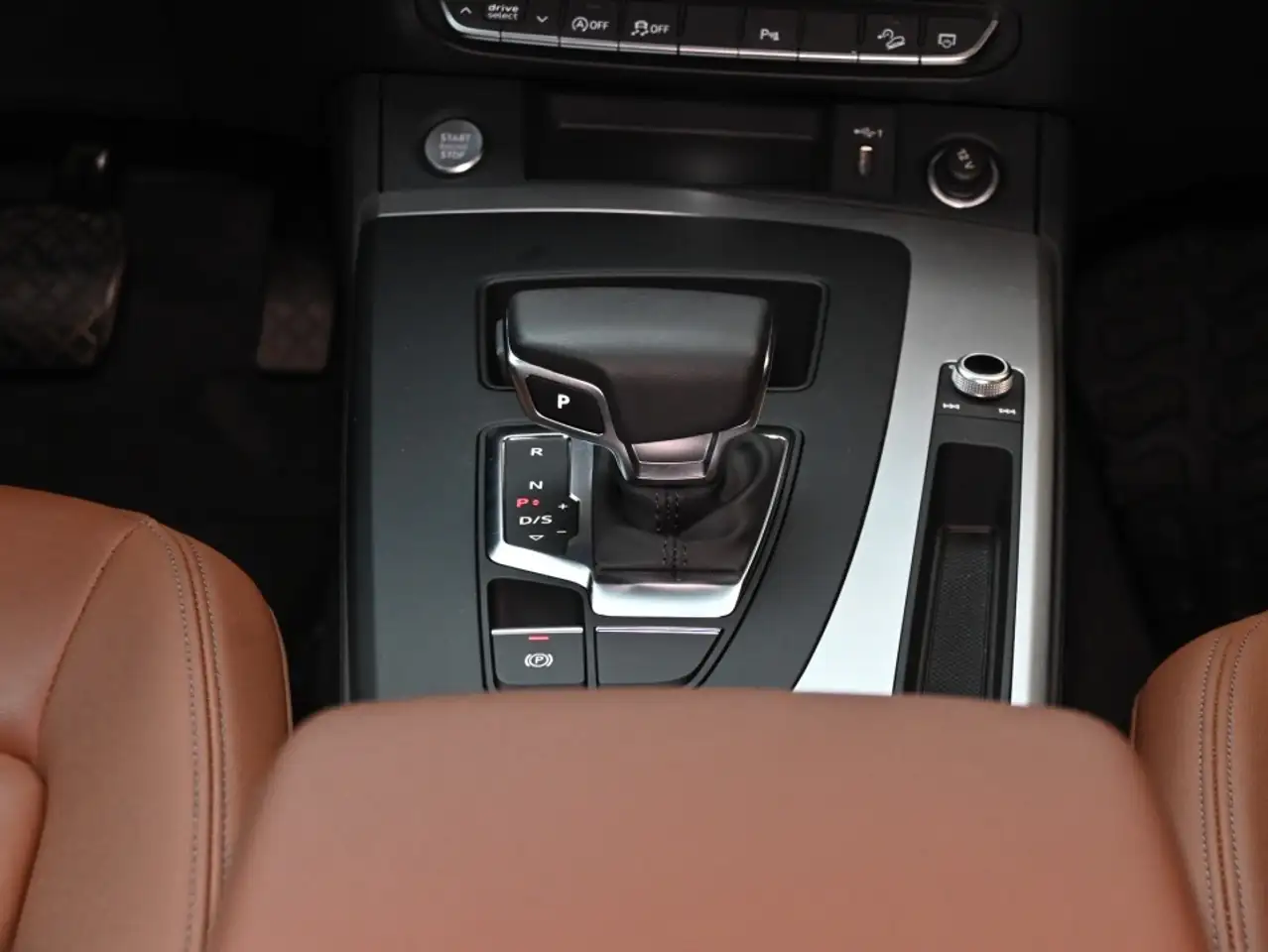 Audi Q5 снимка Audi Q5