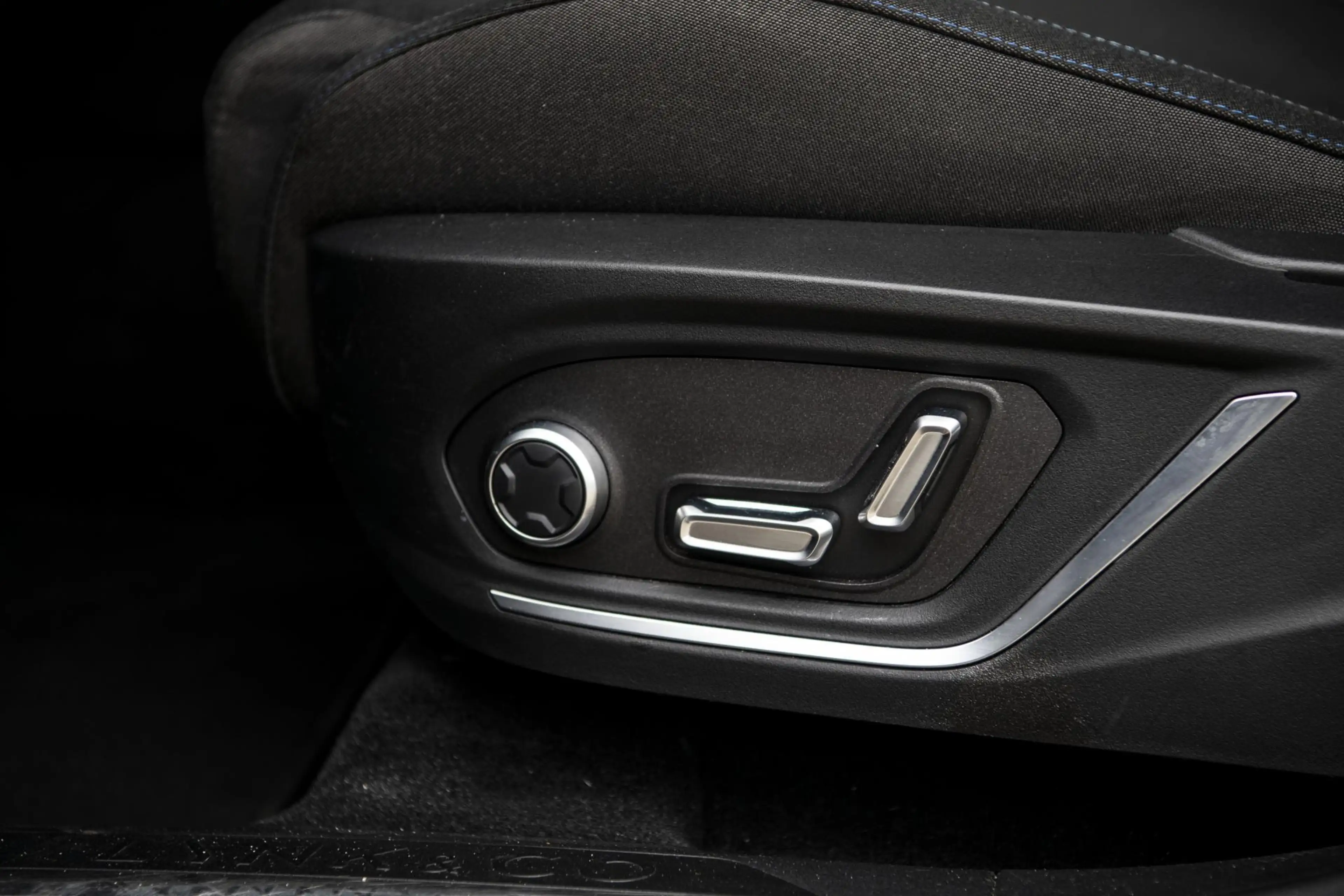 Lynk & Co 01 1.5 | Trekhaak | Trekgewicht 1.800KG | Apple Carpl — photo 12