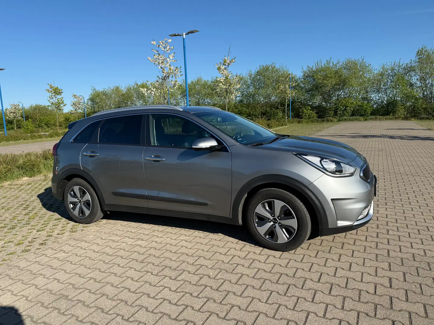 Kia Niro Niro 1.6 GDI HEV 2WD OPF Aut. Vision siva - 1