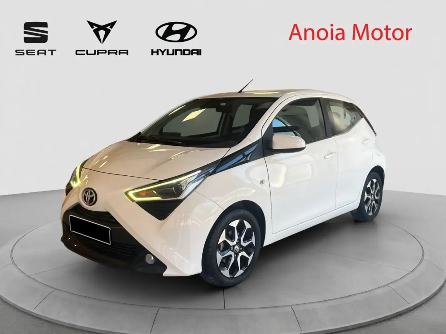 Toyota Aygo 70 x-play Blanco - 1