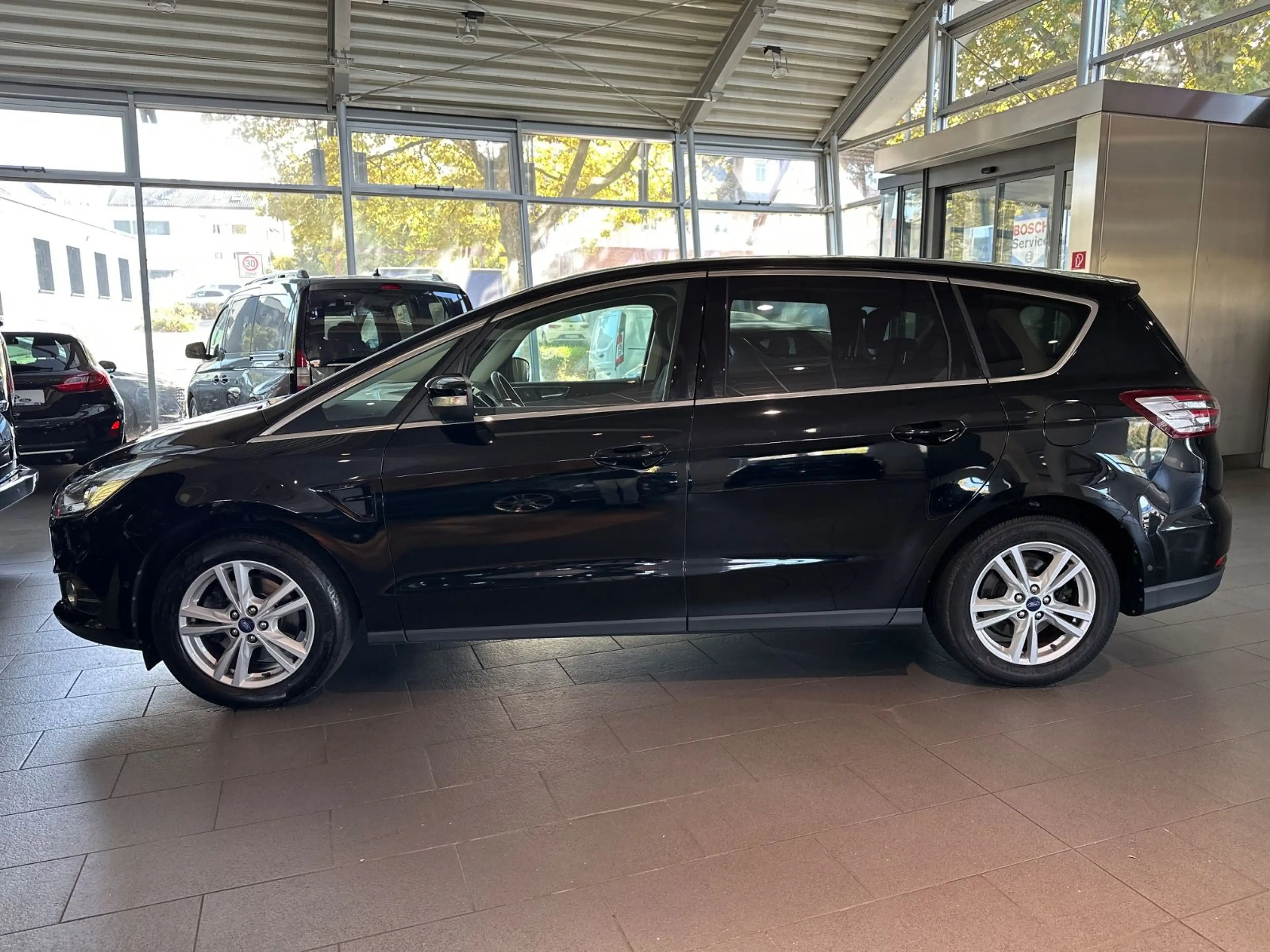 Ford S-Max S-MAX Titanium 1.5 #7-SITZER #NAVI #KAMERA #SHZ — photo 2