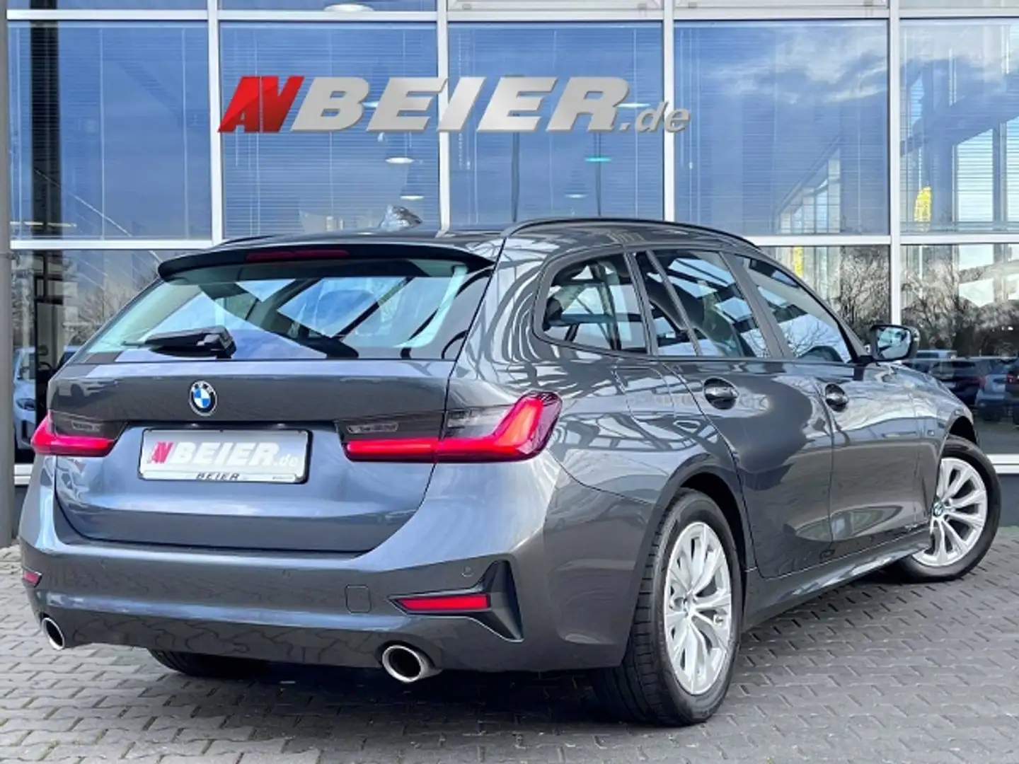 BMW 320 d LED SHZ 2xPDC Navi DAB großTank Touring Grey - 2
