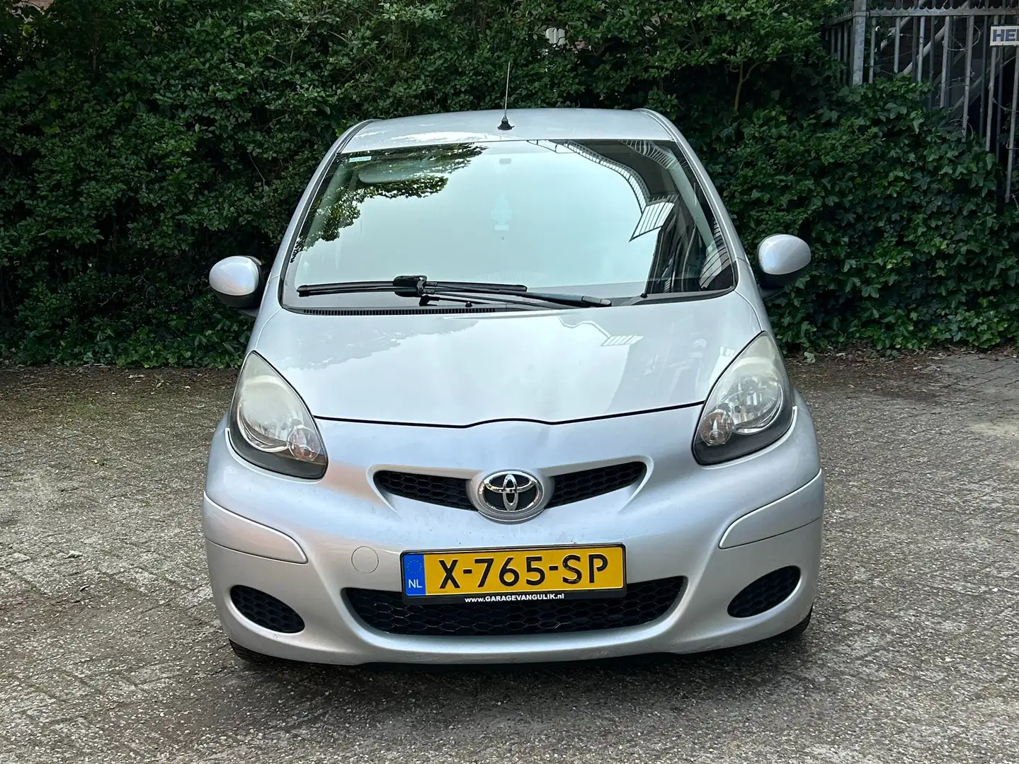 Toyota Aygo Betrouwbare en zuinige stadsauto Grijs - 1