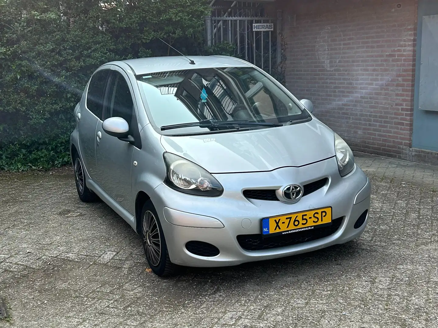 Toyota Aygo Betrouwbare en zuinige stadsauto Grijs - 2