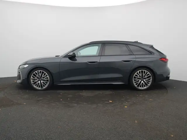 Audi A5 view 4