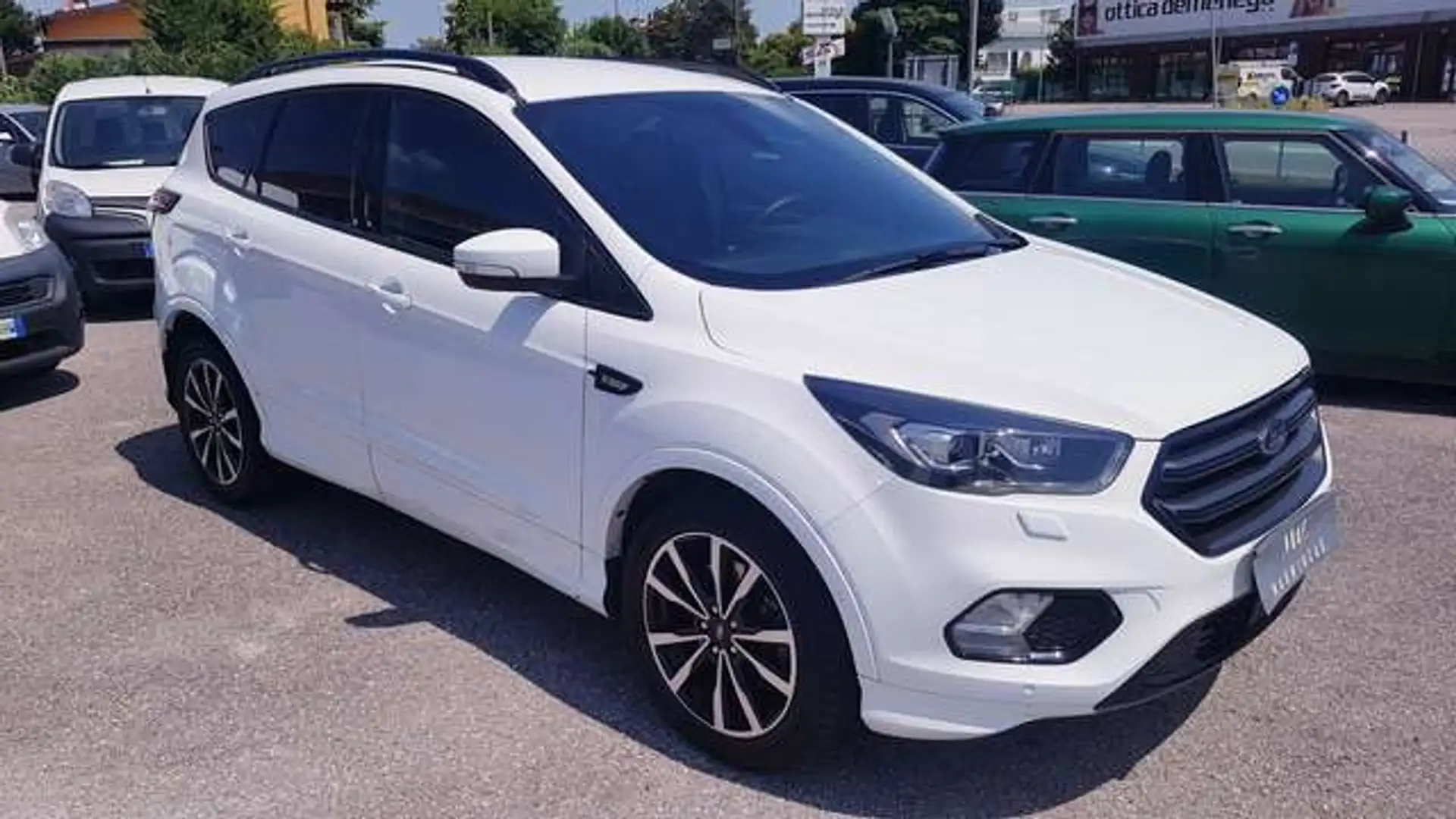 Ford Kuga 2.0 tdci ST-Line s&s AWD 150cv Powershift Blanc - 1
