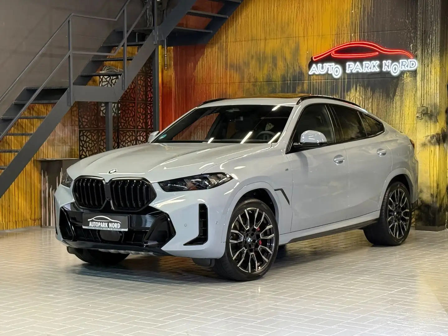 BMW X6 40i xD M Sport Pro~PANO SKY~H&K~360~HUD~21 Grau - 1