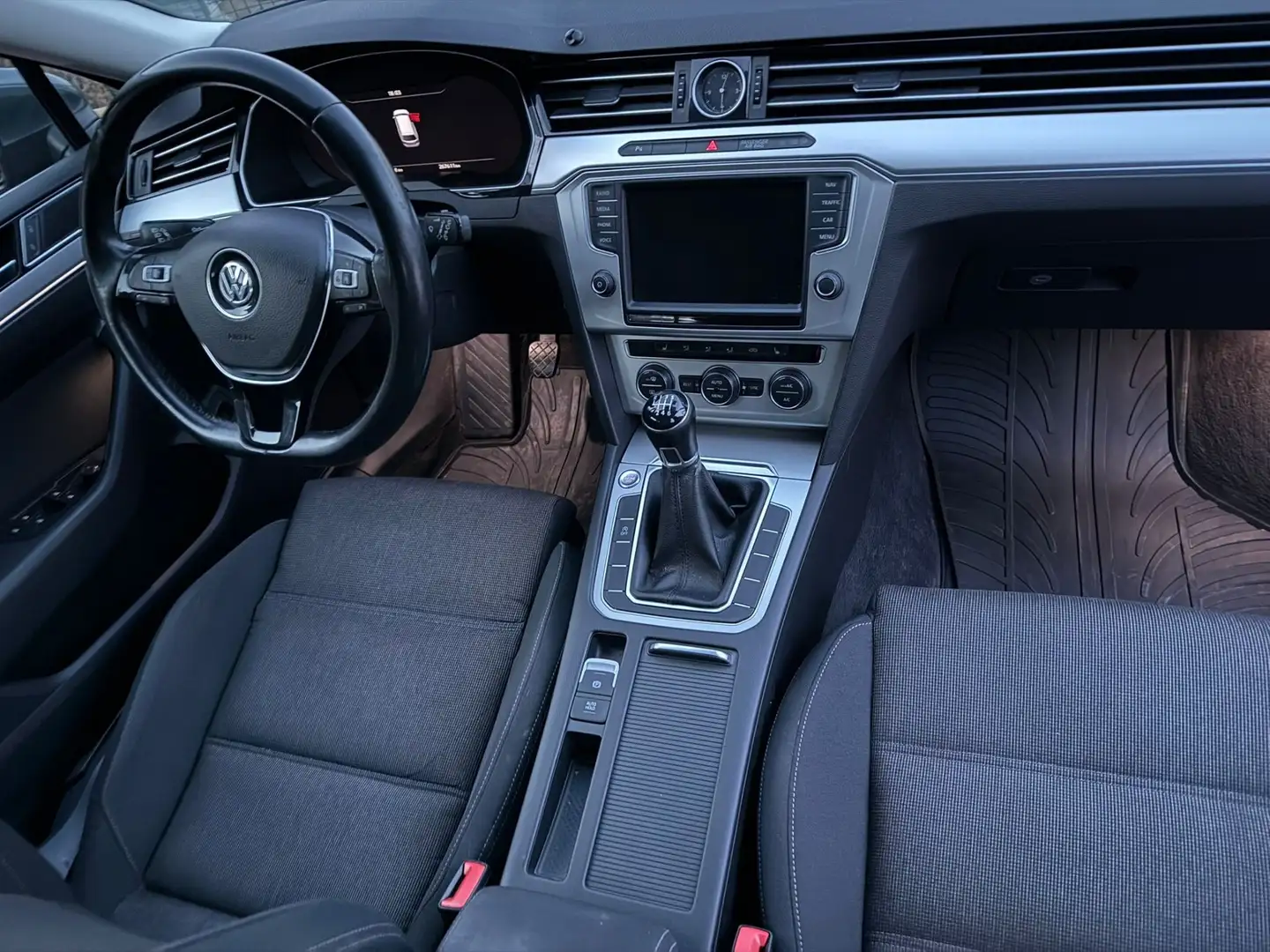 Volkswagen Passat Grau - 1