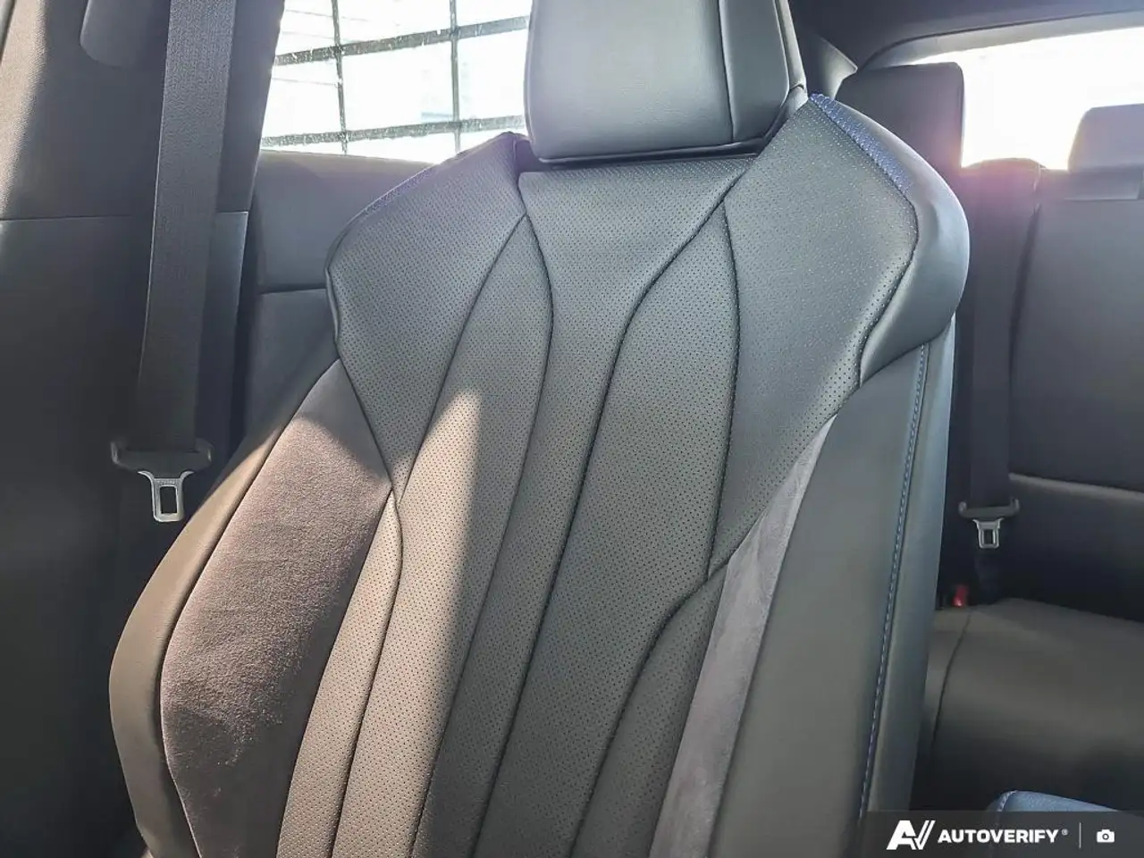Lexus RZ снимка Lexus RZ