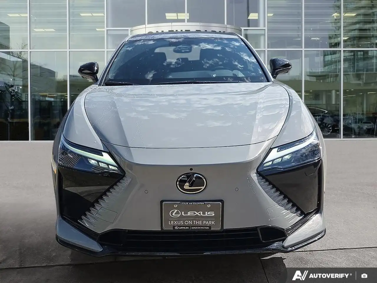 Lexus RZ снимка Lexus RZ