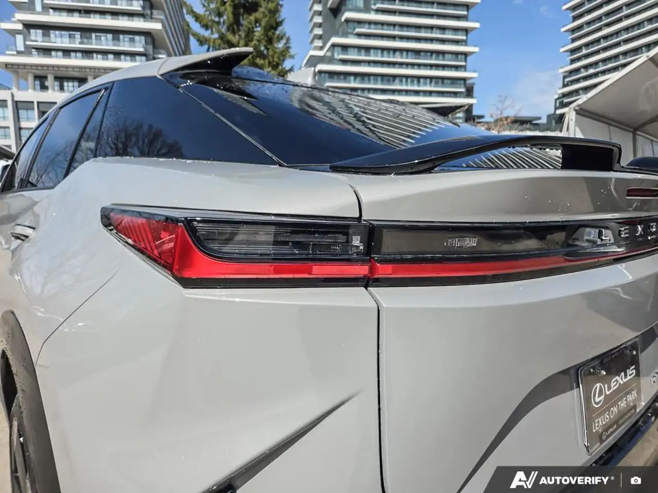 Lexus RZ снимка Lexus RZ