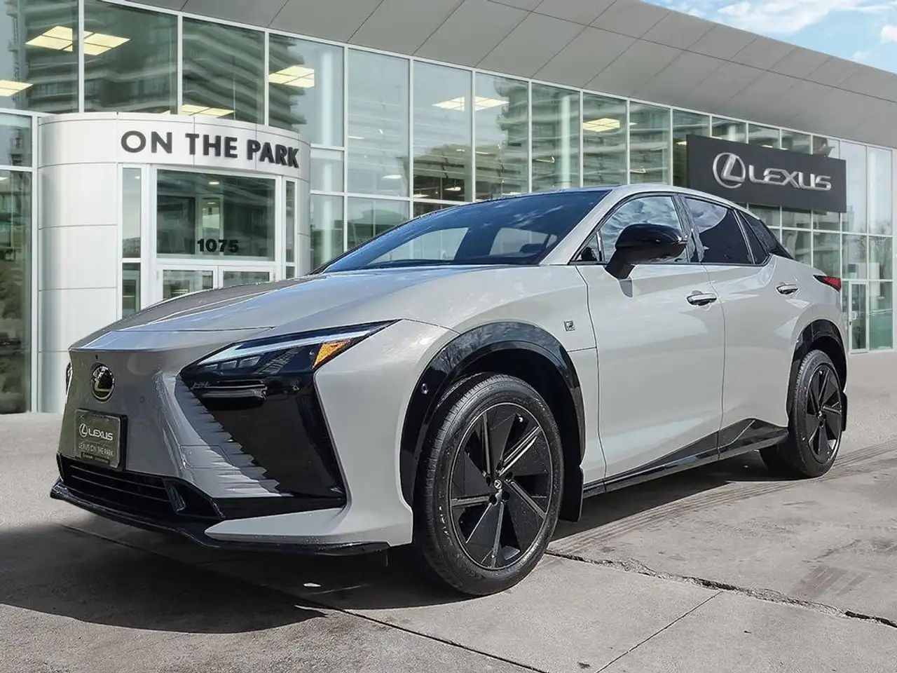 Lexus RZ снимка Lexus RZ