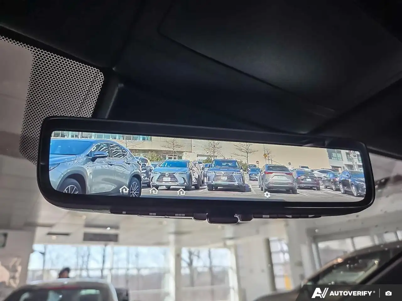 Lexus RZ снимка Lexus RZ