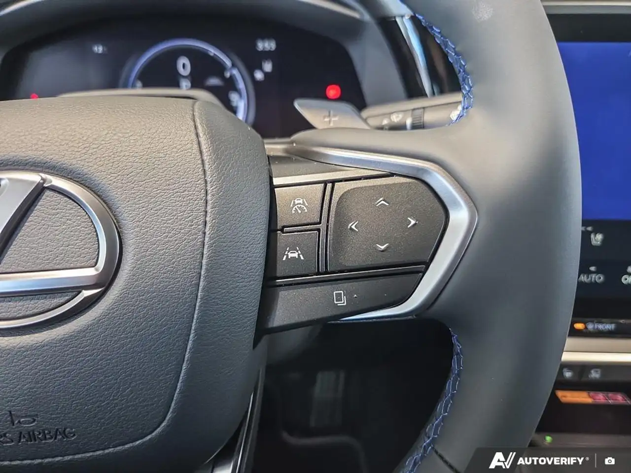 Lexus RZ снимка Lexus RZ