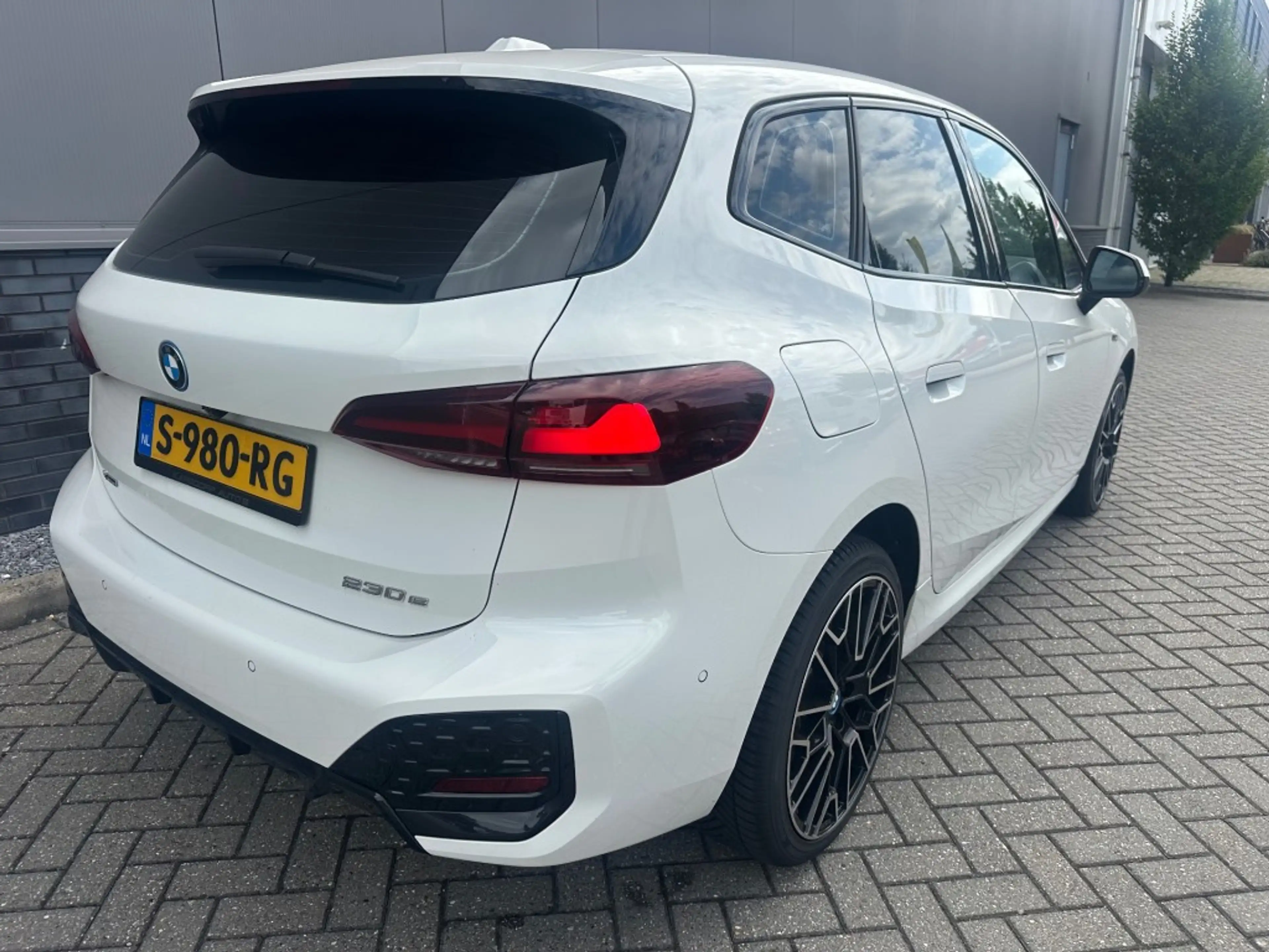 BMW 230 M-Sport 326PK plug in Ned auto — photo 3