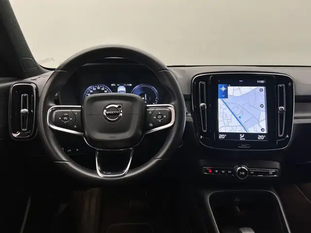 Volvo XC40 view 7