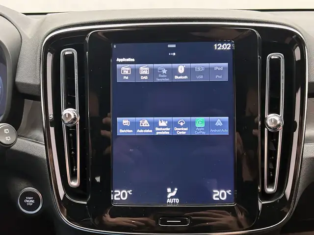 Volvo XC40 view 13