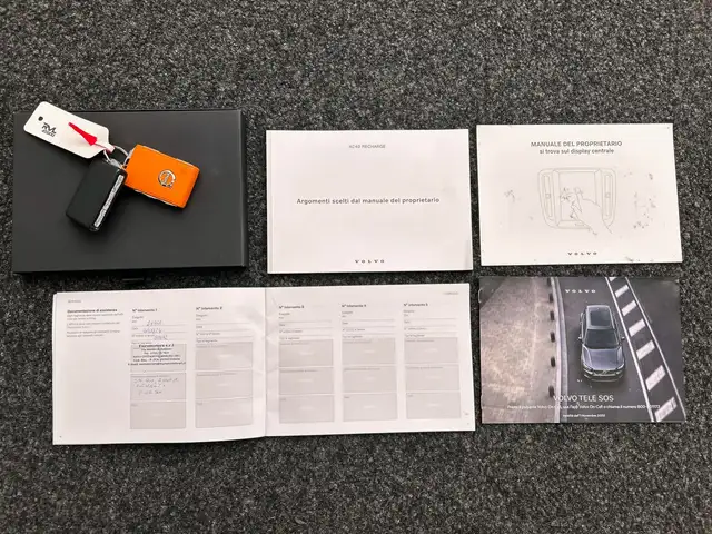 Volvo XC40 view 8