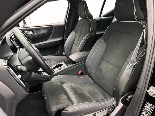 Volvo XC40 view 6