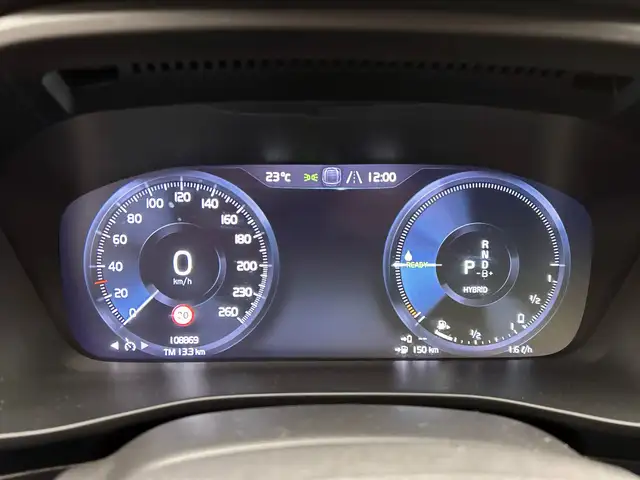 Volvo XC40 view 28