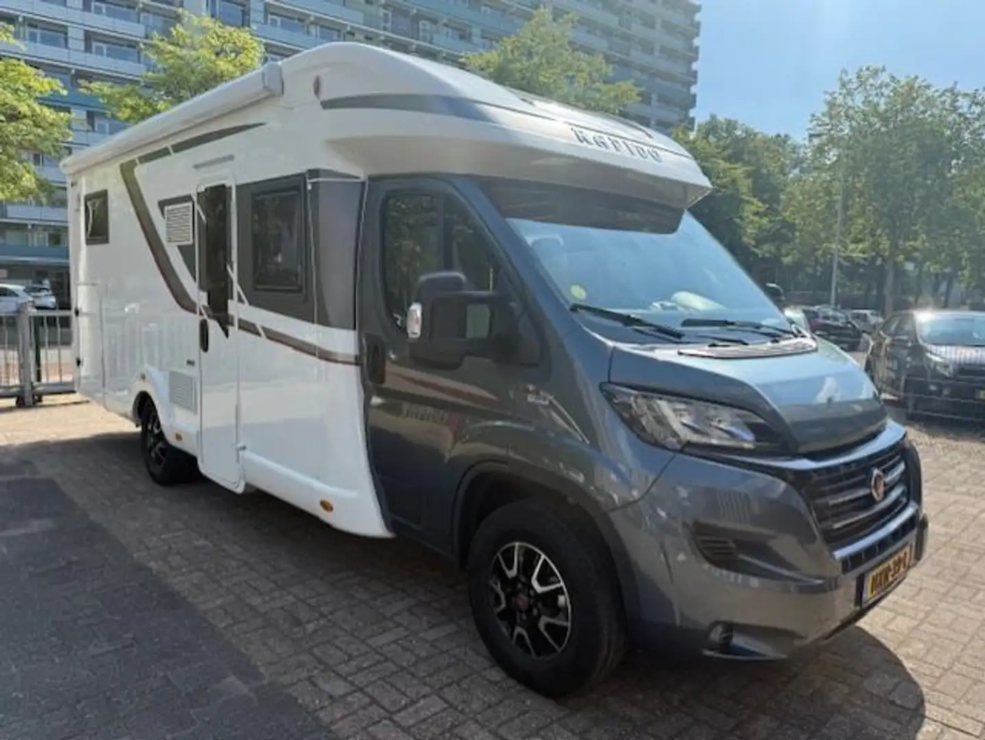 Rapido 666F Ultimate Line 160pk 9-traps Automaat Grigio - 2