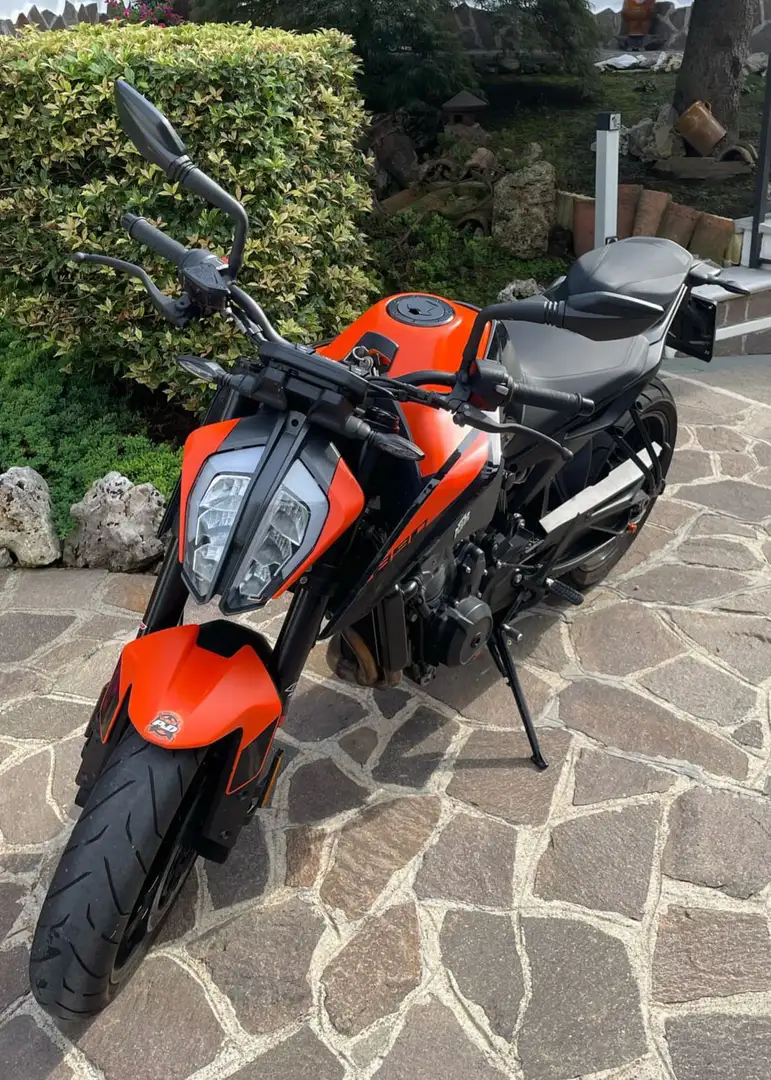 KTM 890 Duke Orange - 1