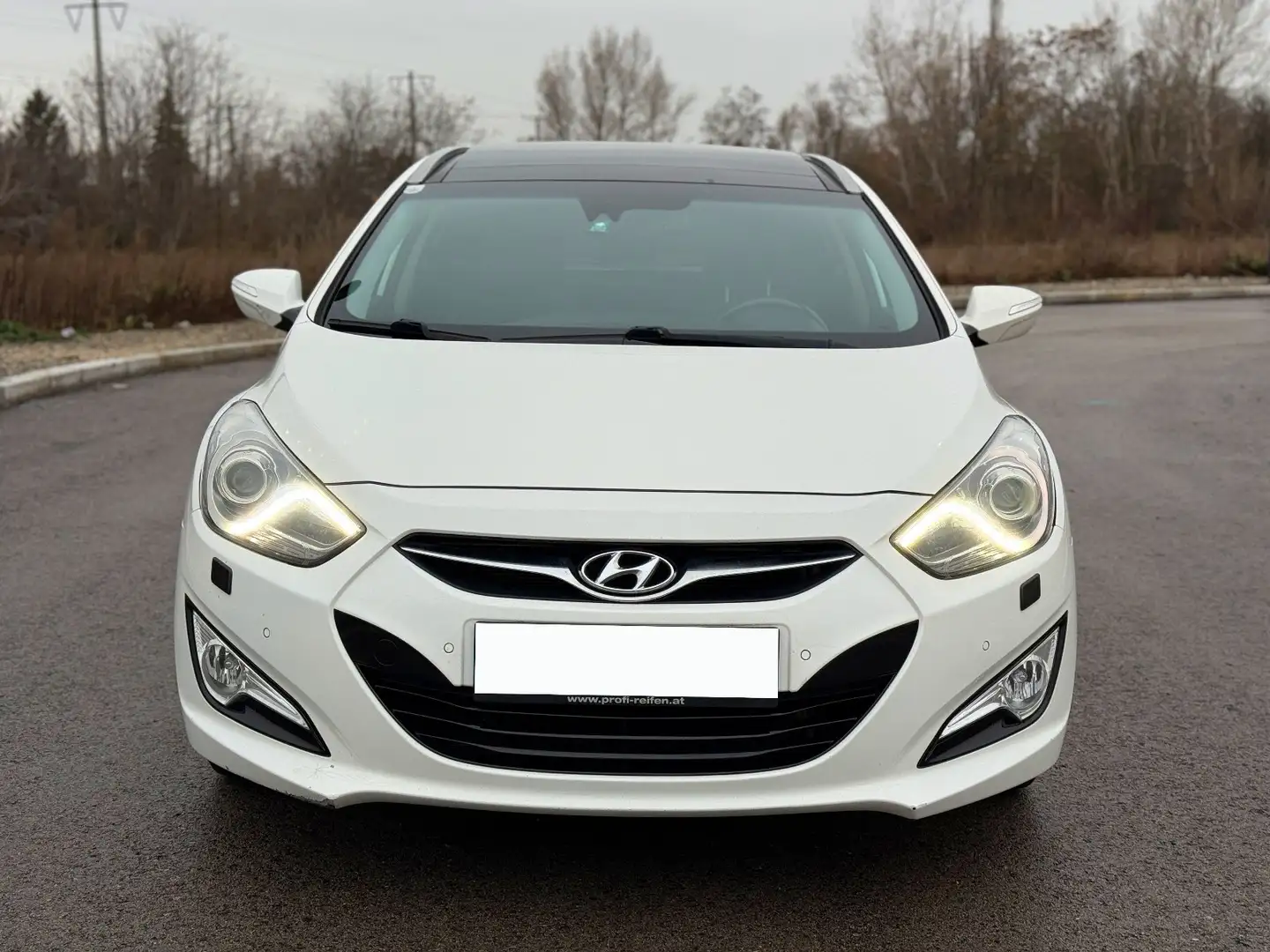 Hyundai i40 Premium 2,0 GDI Aut. Weiß - 2