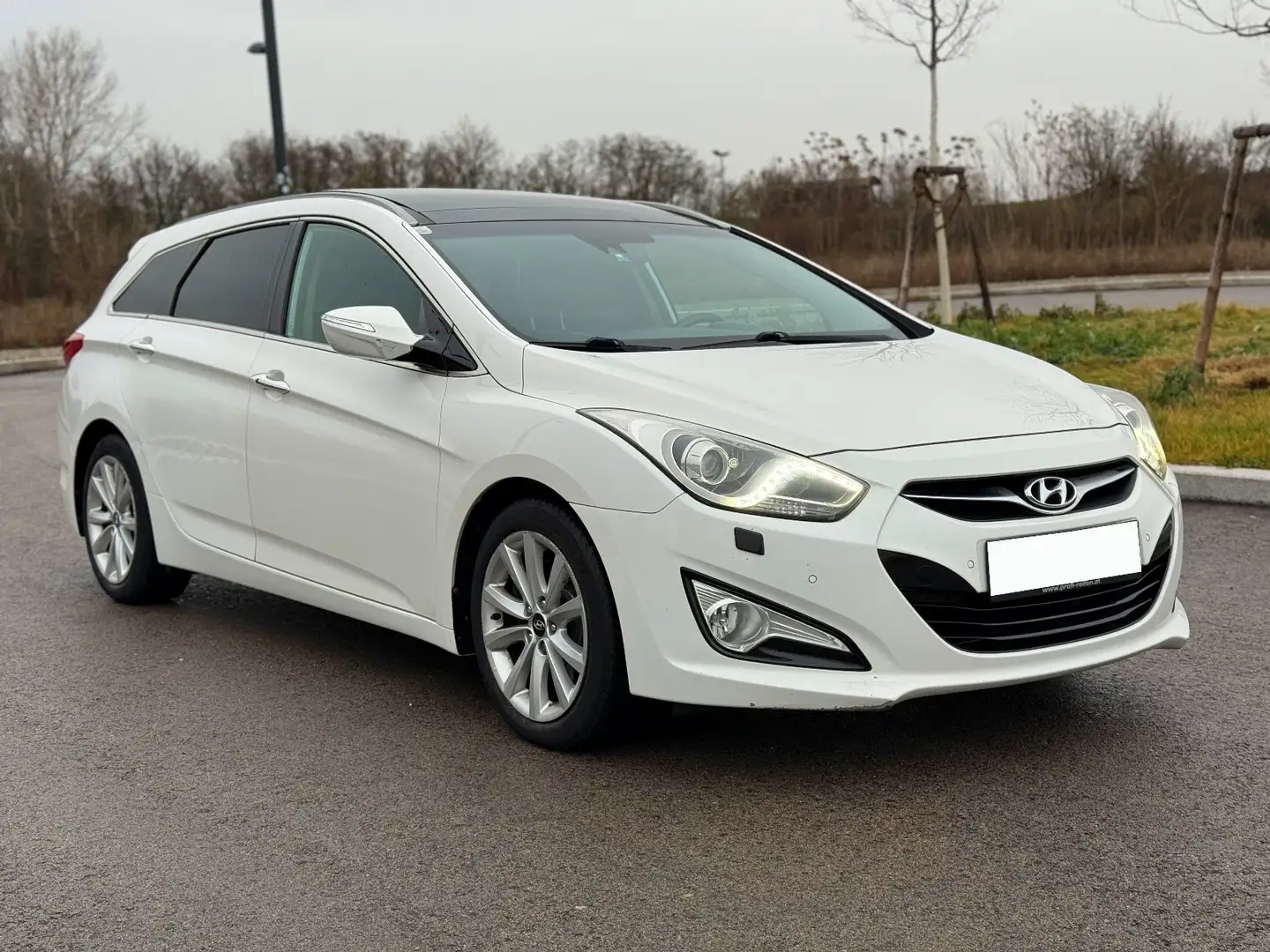 Hyundai i40 Premium 2,0 GDI Aut. Weiß - 1