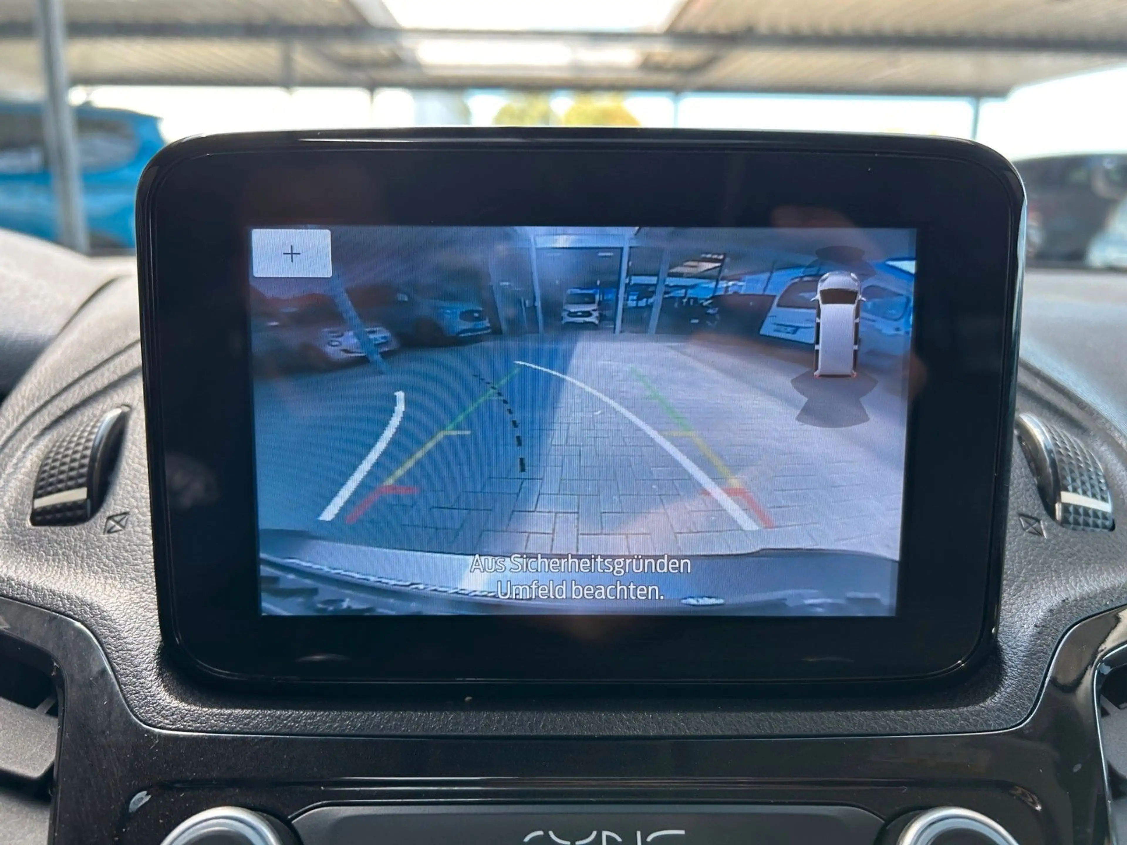 Ford Grand Tourneo Connect Titanium — photo 12