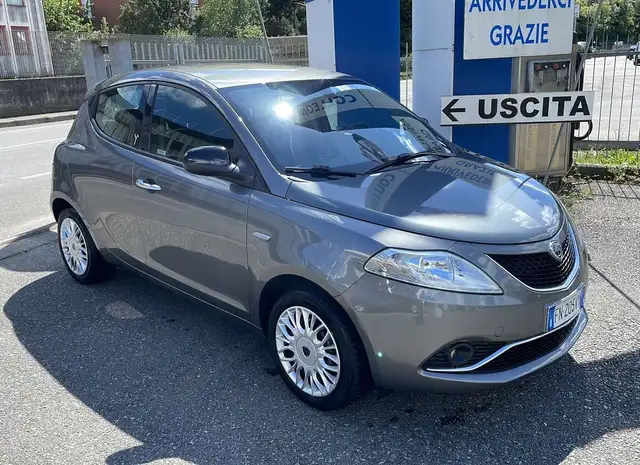 Lancia Ypsilon 1.2 Silver 69cv