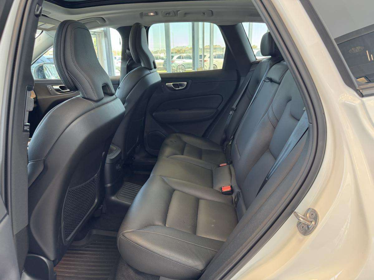 2024 Volvo XC60 T8 PHEV AWD PLUS DARK THEME TOIT PANORAMIQUE CUIR thumb 11